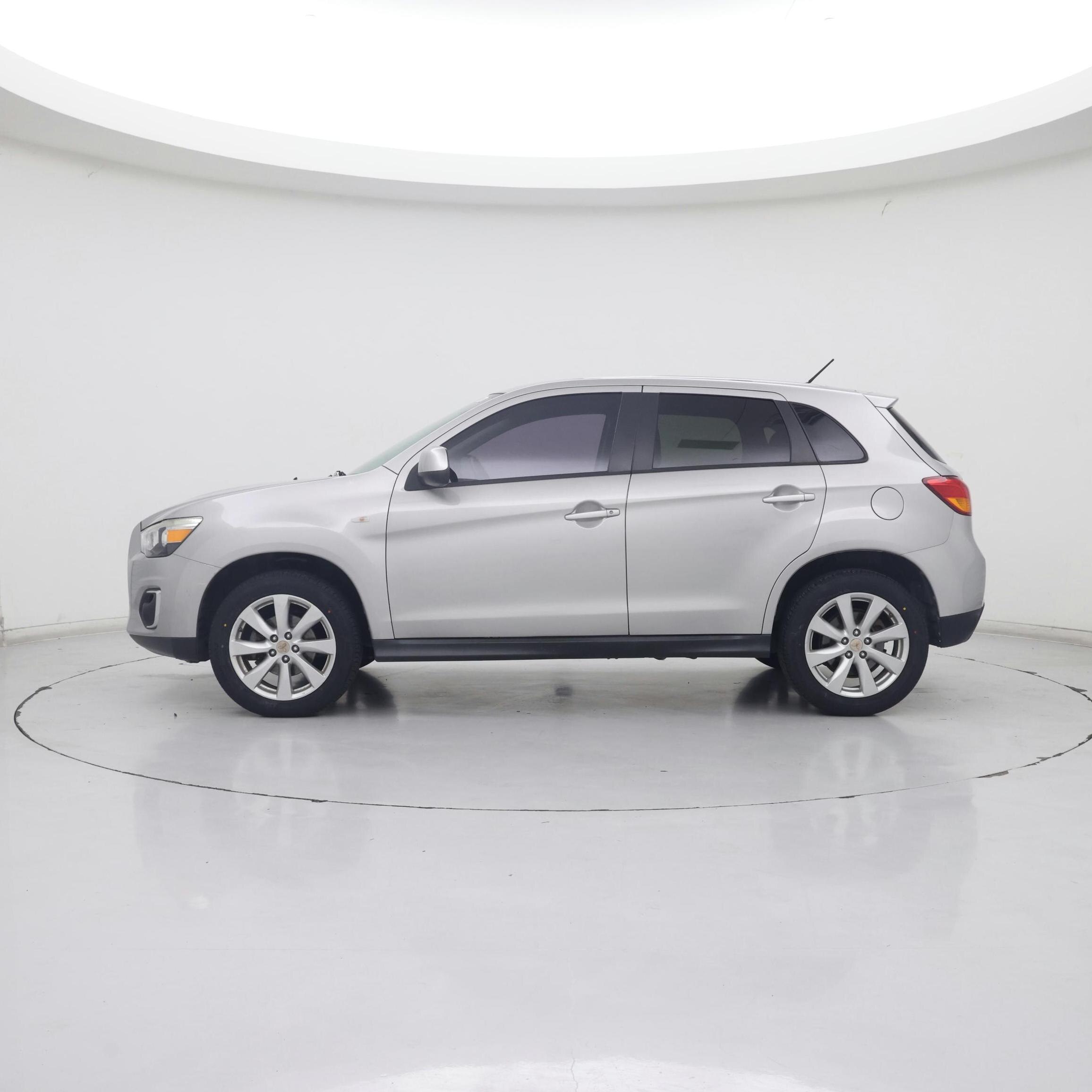 Thumbnail: 2015 Mitsubishi Outlander Sport - 3