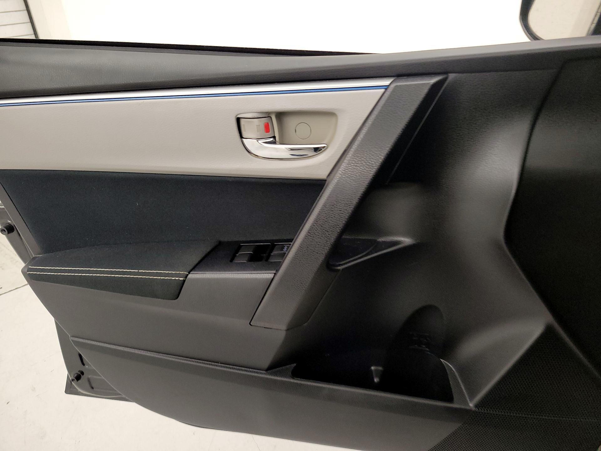 Thumbnail: 2016 Toyota Corolla - 12
