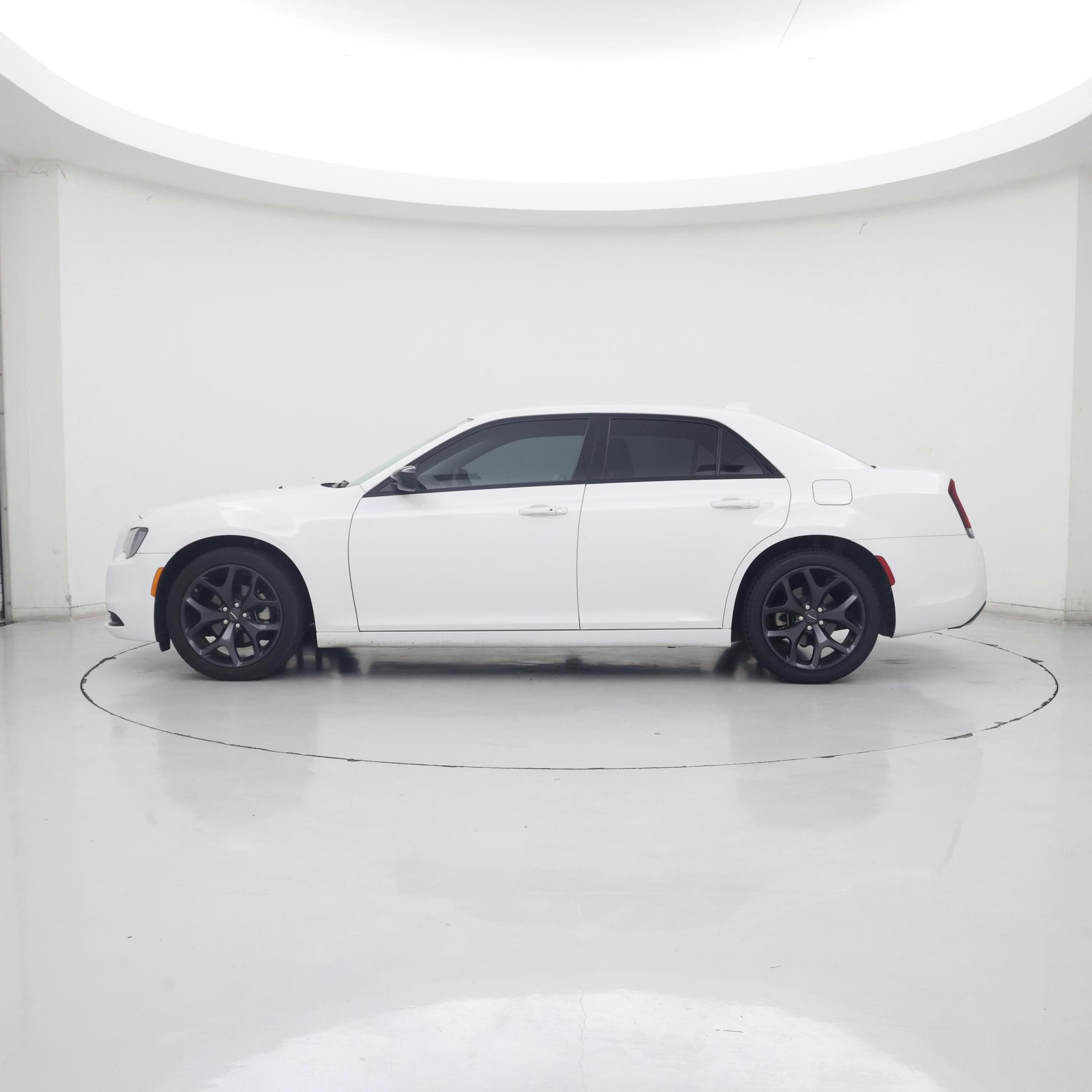 Thumbnail: 2023 Chrysler 300 - 3