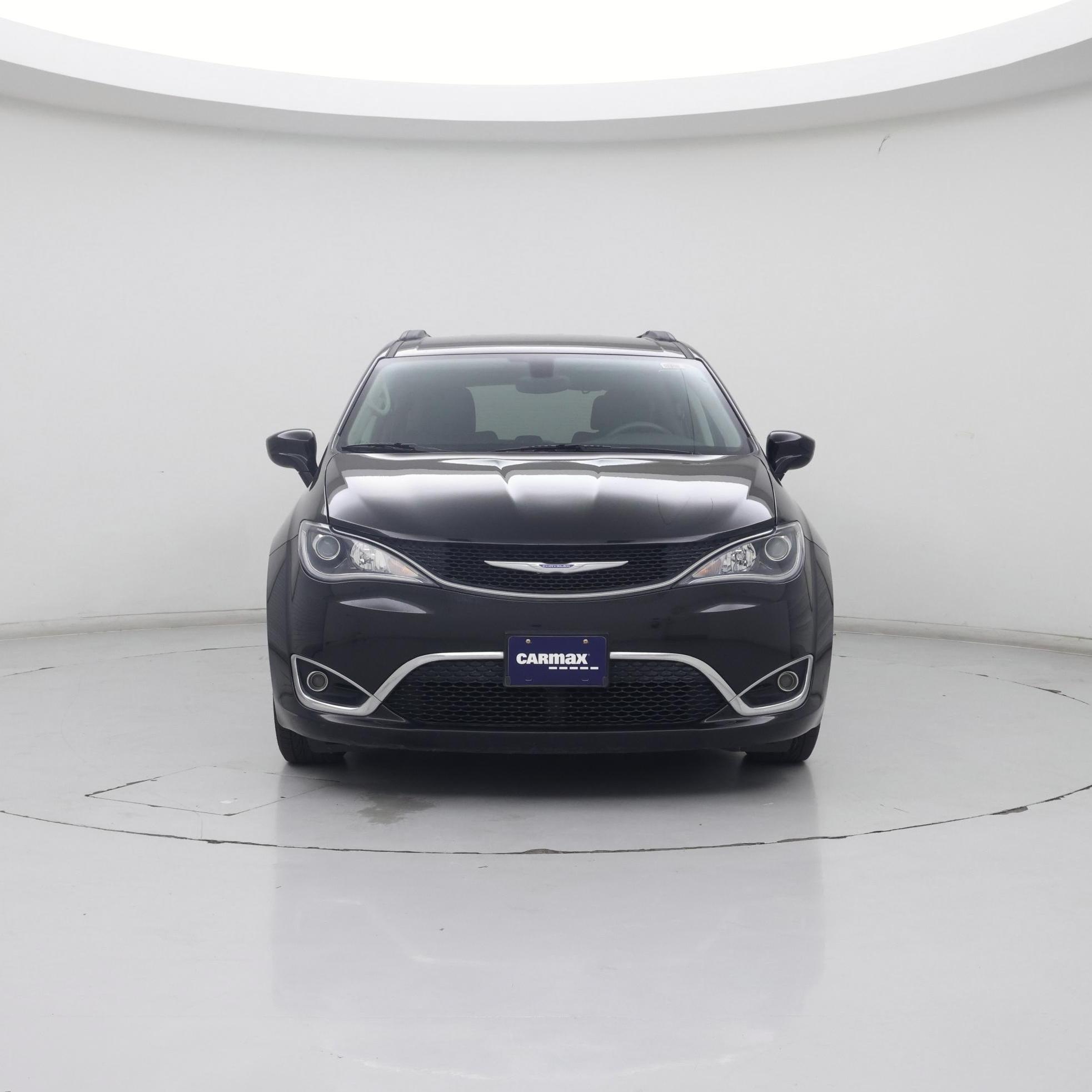 Thumbnail: 2017 Chrysler Pacifica - 5