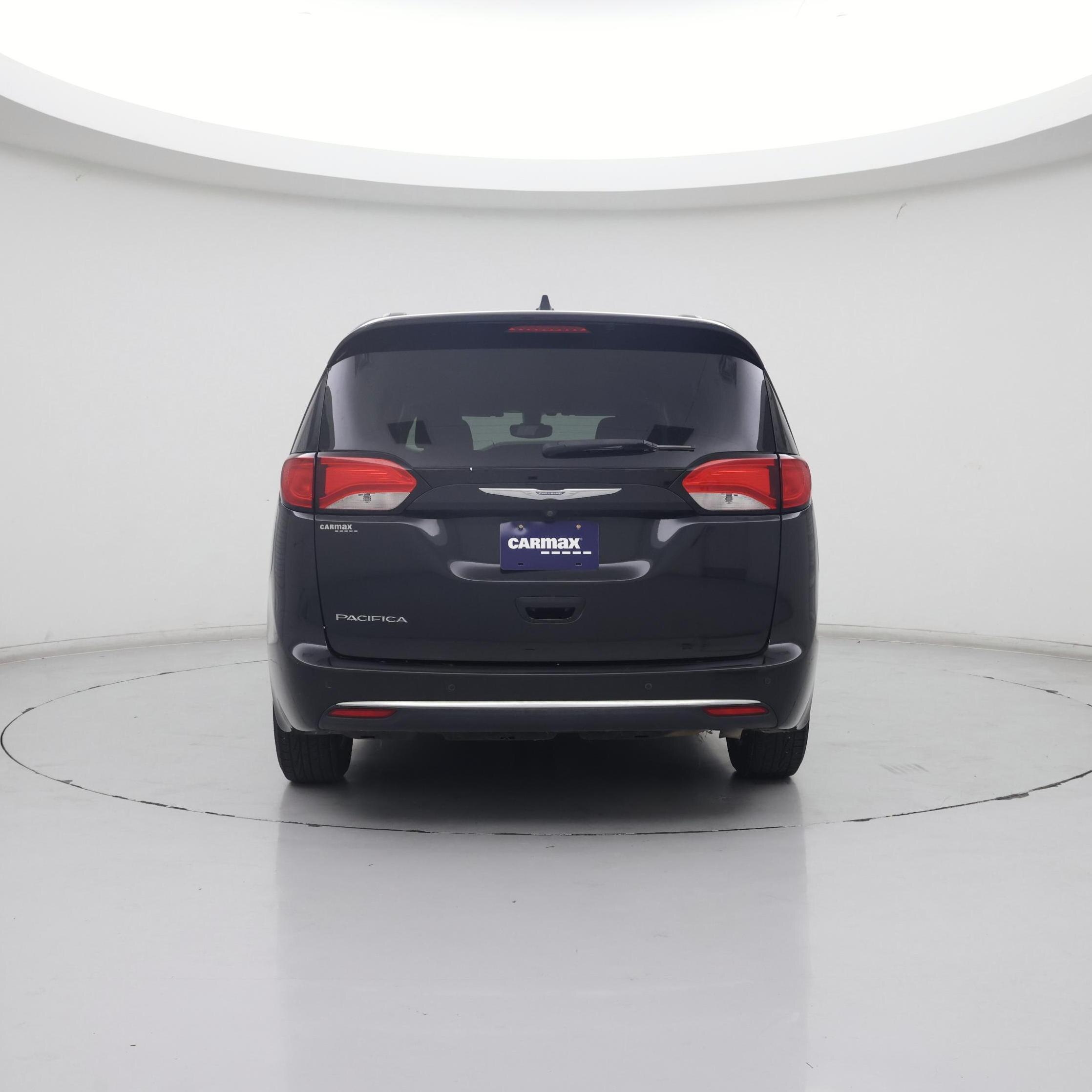 Thumbnail: 2017 Chrysler Pacifica - 6