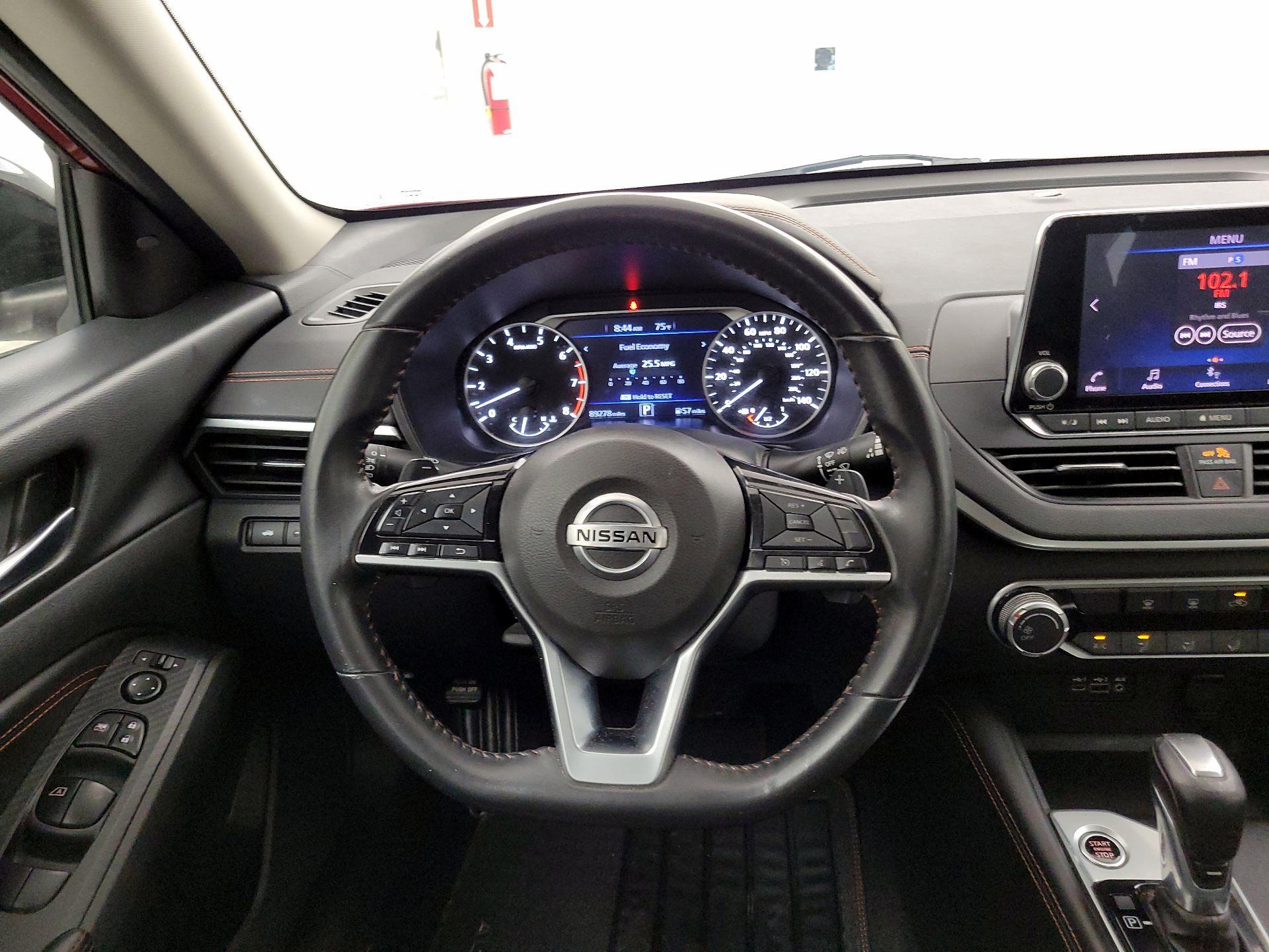 Thumbnail: 2020 Nissan Altima - 10