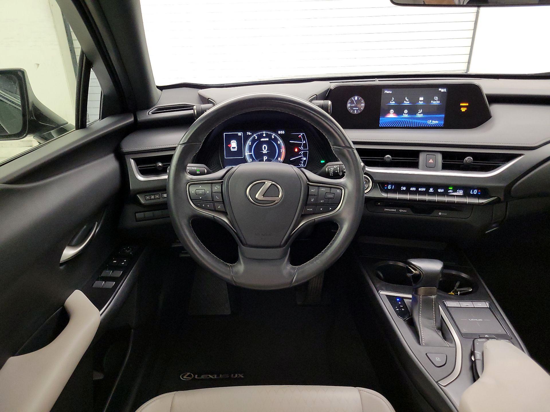 Thumbnail: 2020 Lexus UX - 10