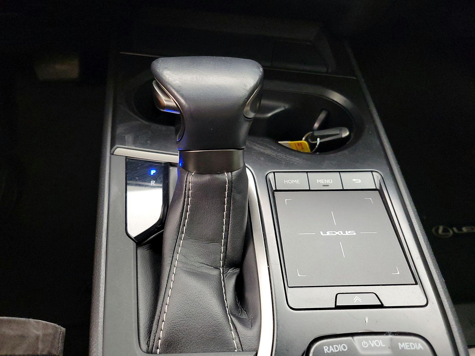 Thumbnail: 2020 Lexus UX - 17