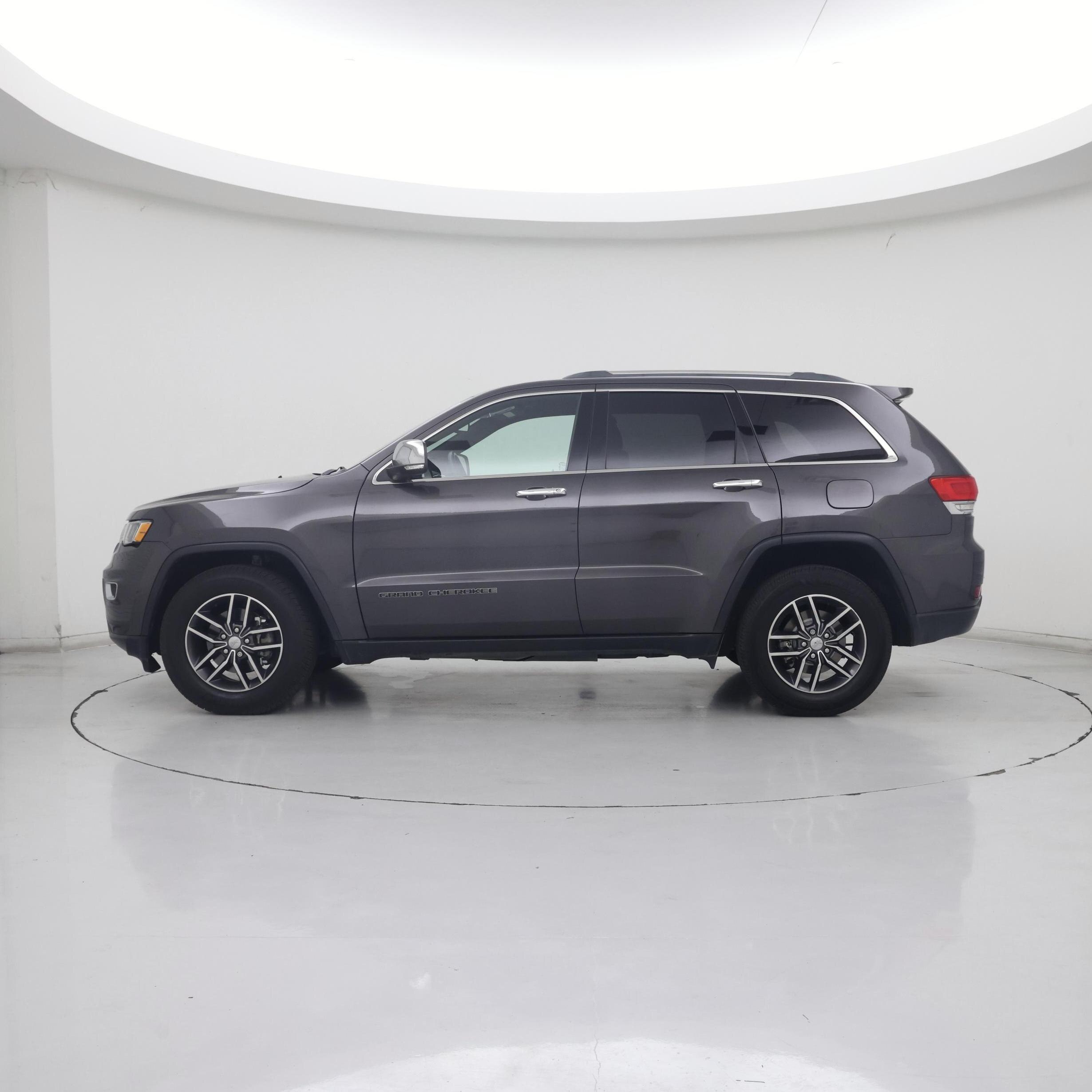 Thumbnail: 2018 Jeep Grand Cherokee - 3