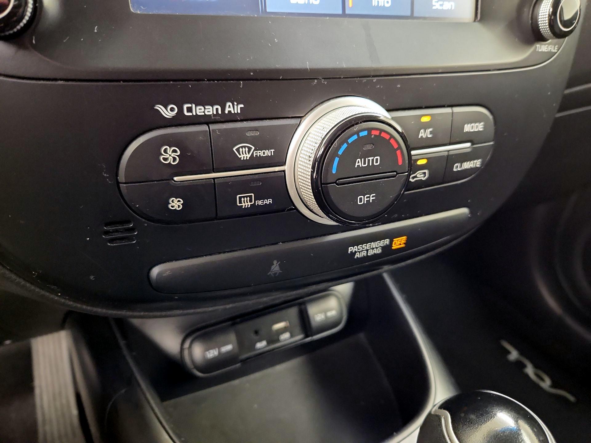 Thumbnail: 2019 Kia Soul - 16