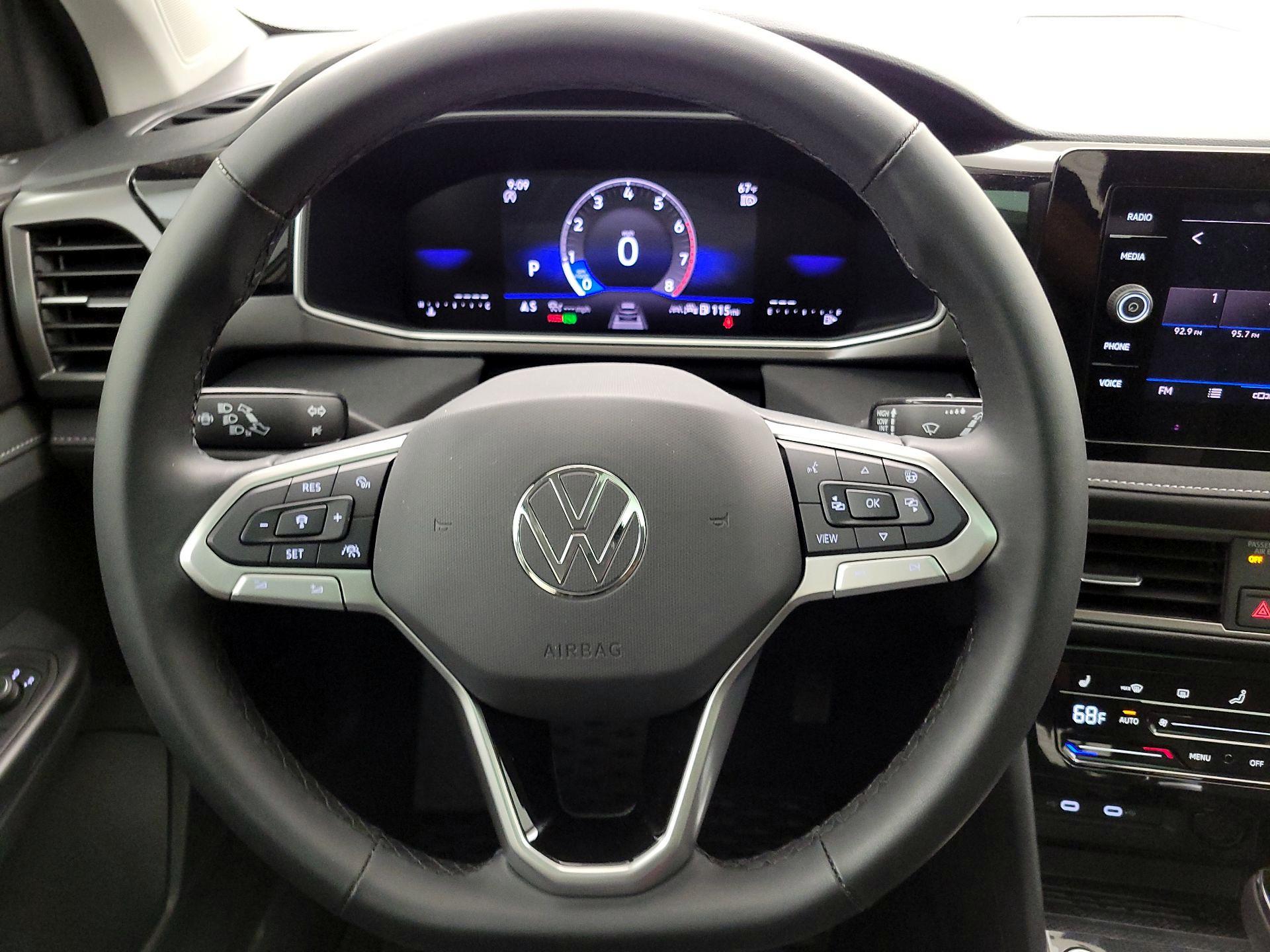 Thumbnail: 2025 Volkswagen Taos - 10