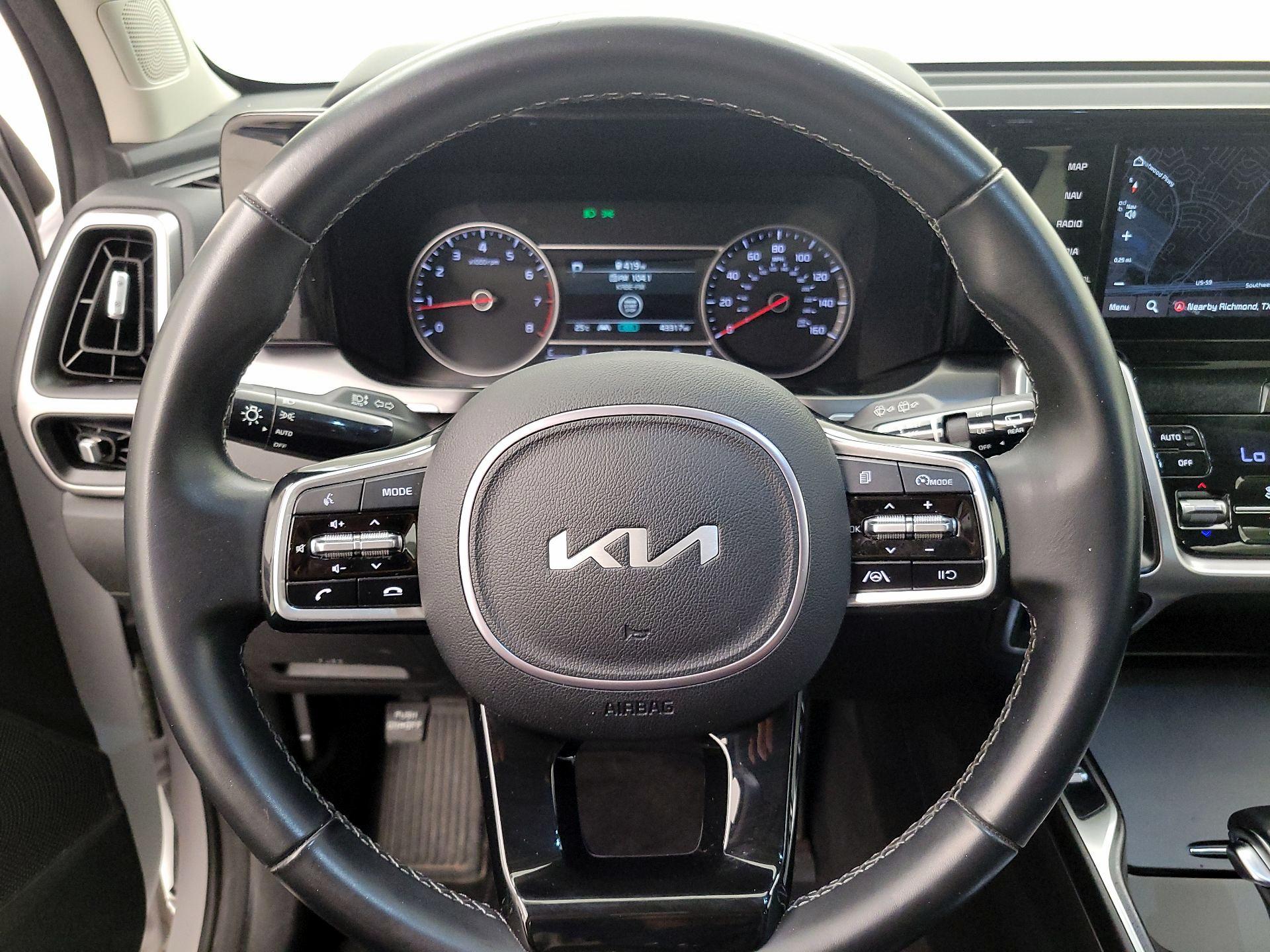 Thumbnail: 2023 Kia Sorento - 10