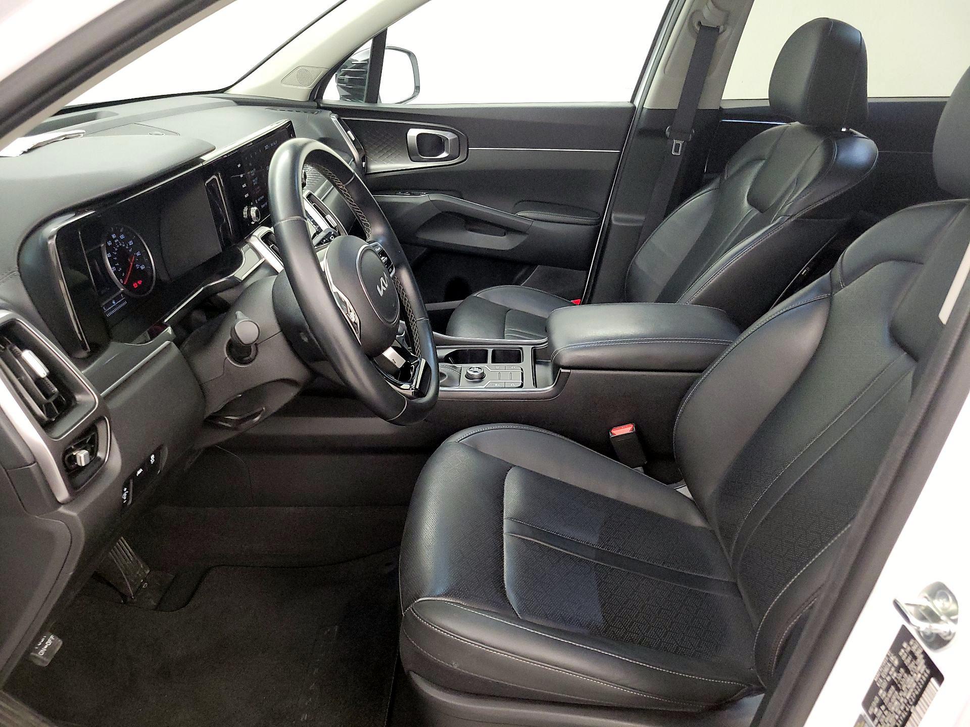 Thumbnail: 2023 Kia Sorento - 11