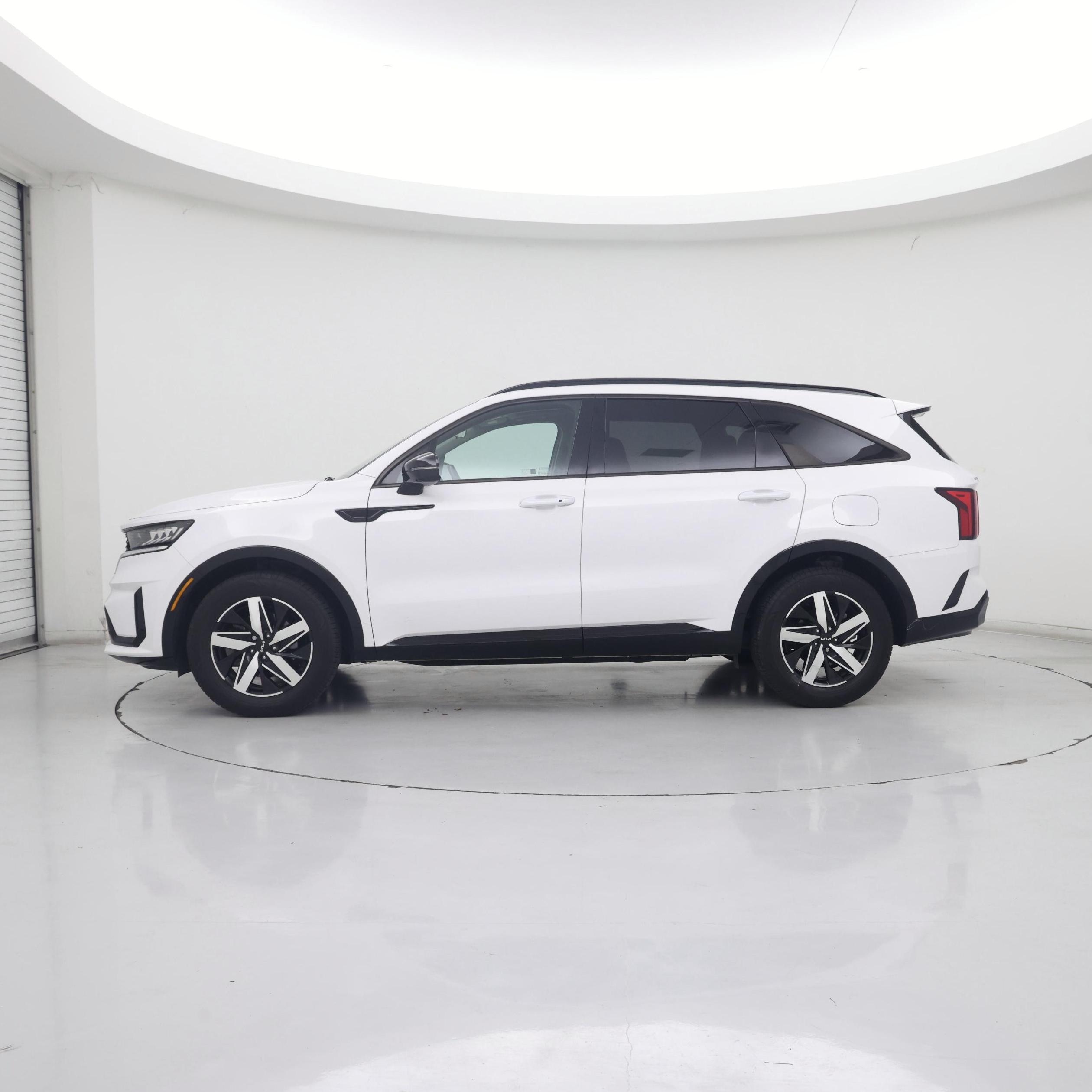 Thumbnail: 2023 Kia Sorento - 3
