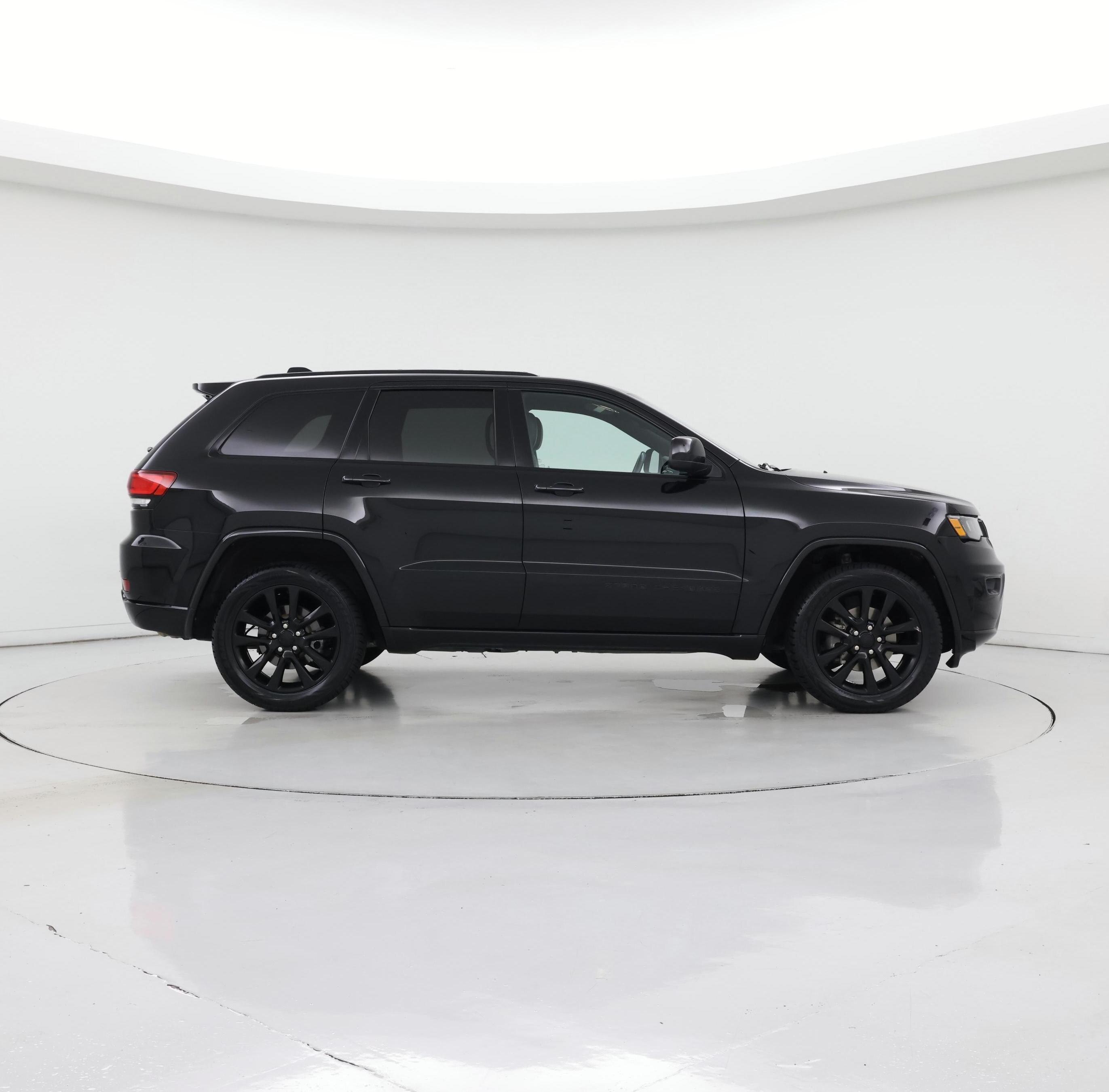 Thumbnail: 2018 Jeep Grand Cherokee - 7