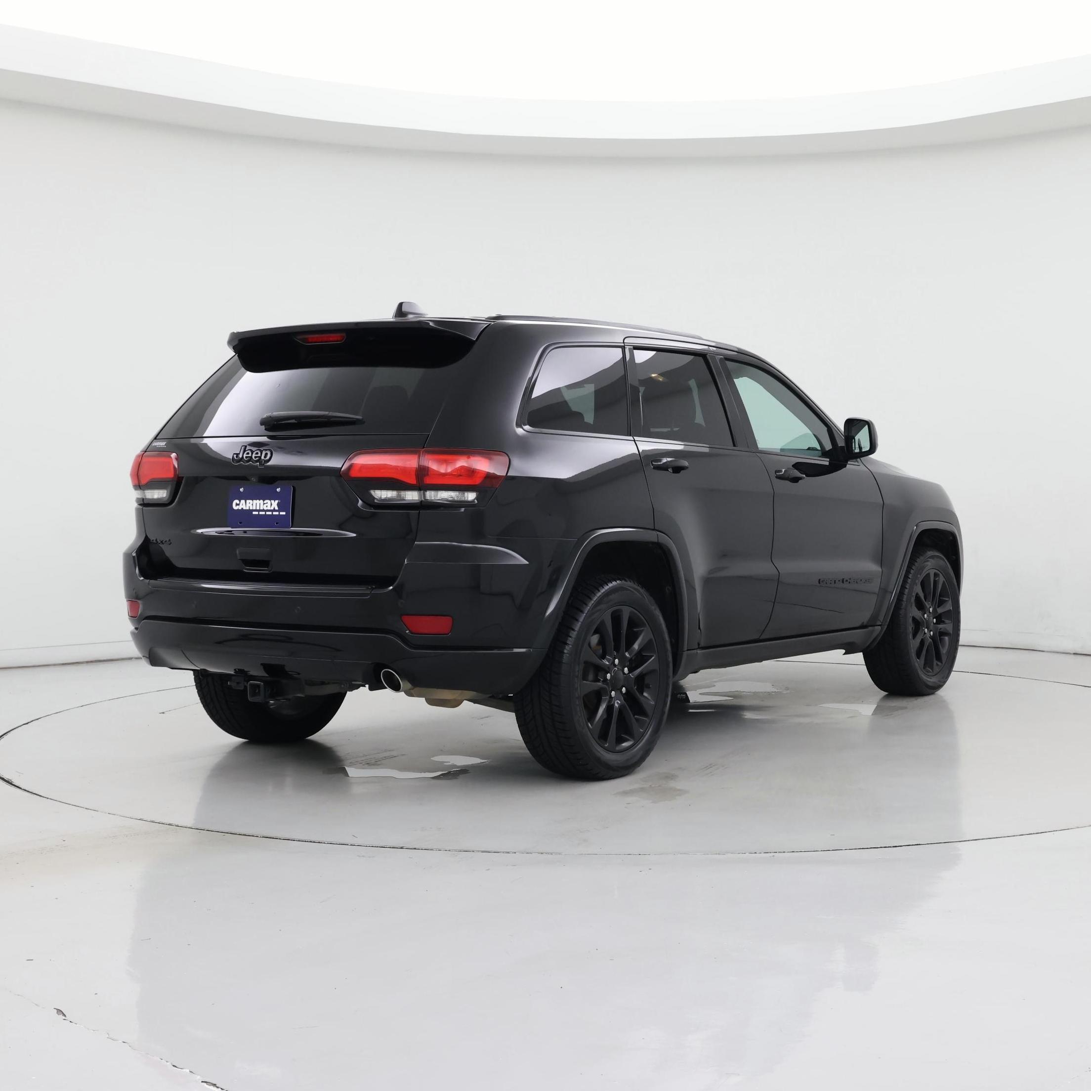 Thumbnail: 2018 Jeep Grand Cherokee - 8