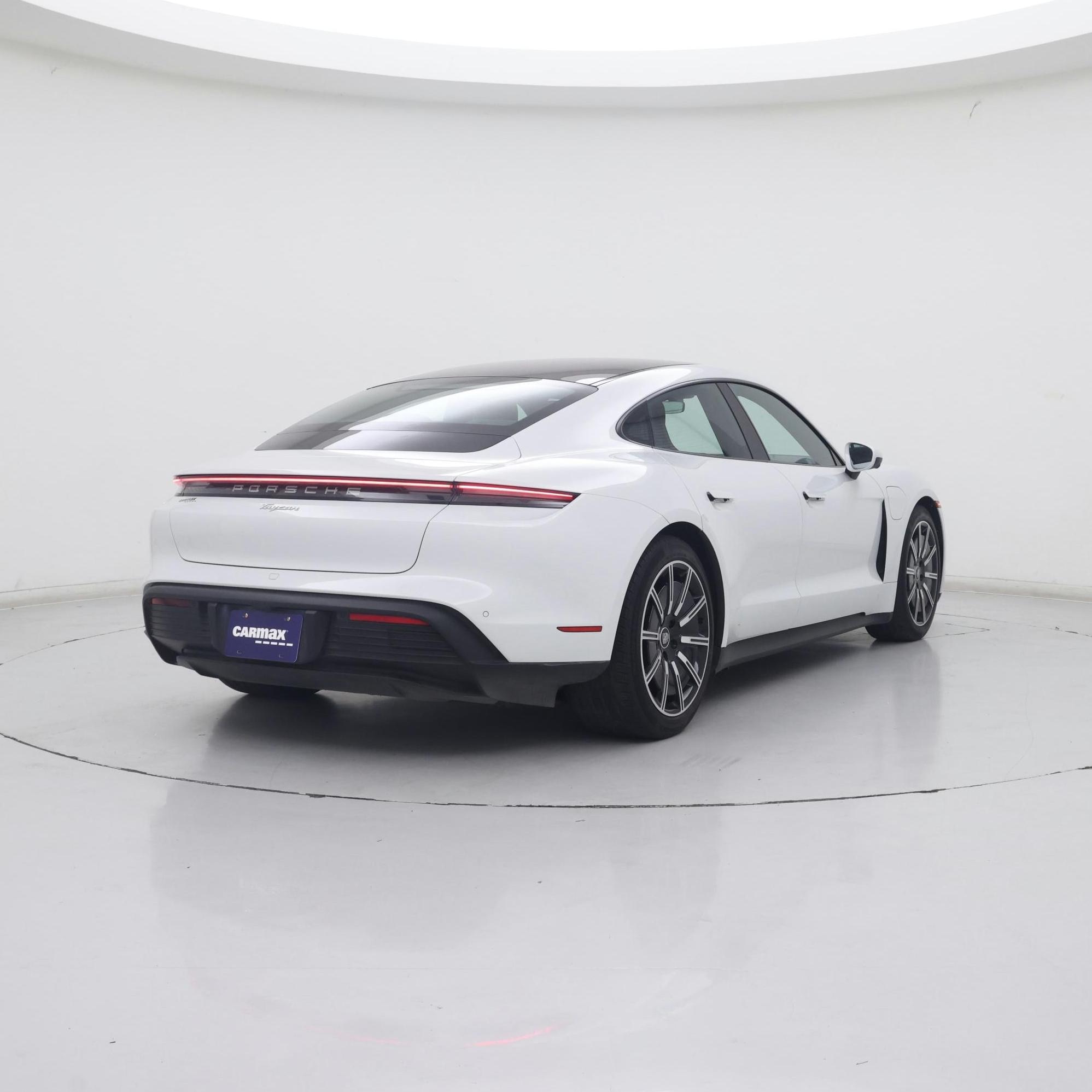 Thumbnail: 2021 Porsche Taycan - 8