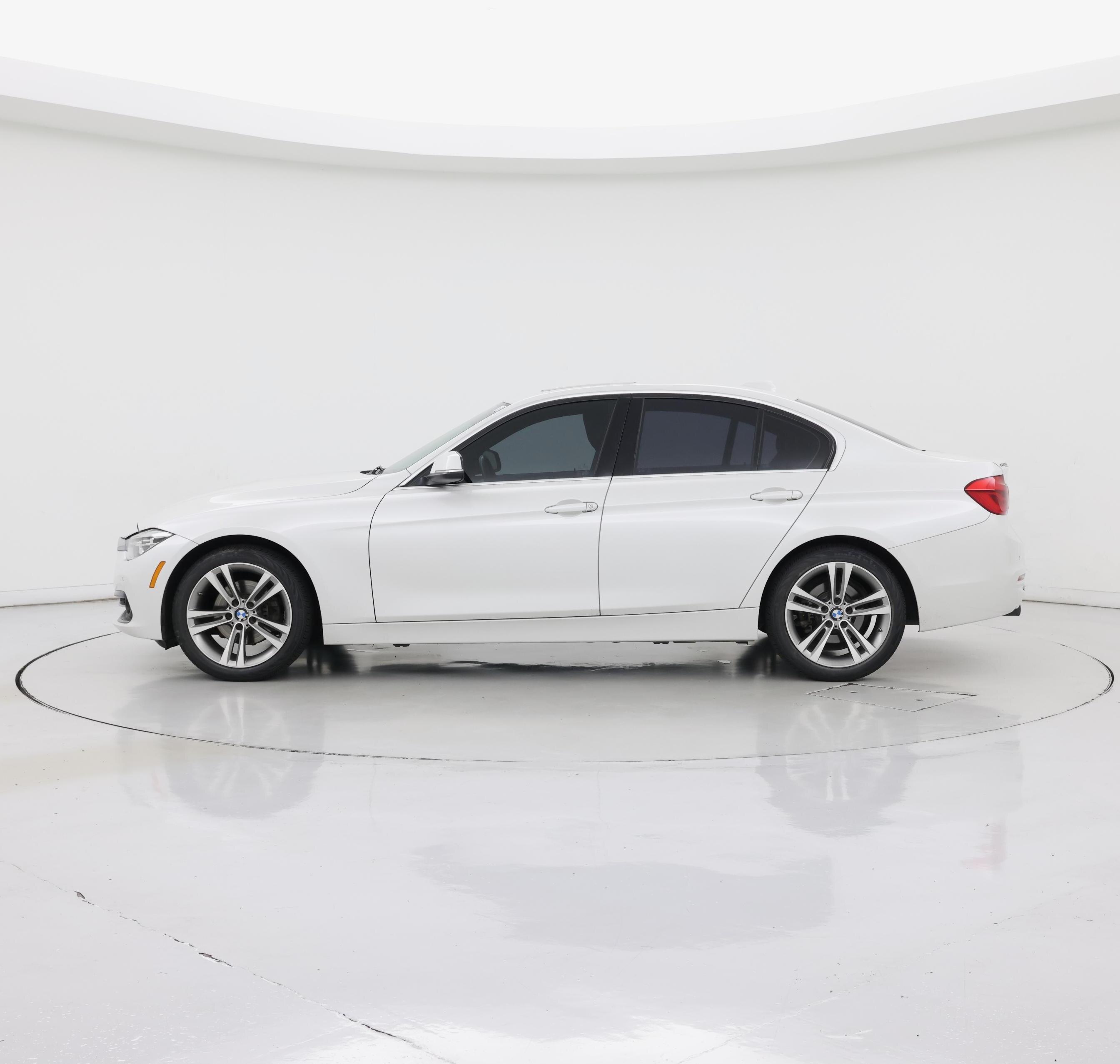 Thumbnail: 2017 BMW 3 Series - 3