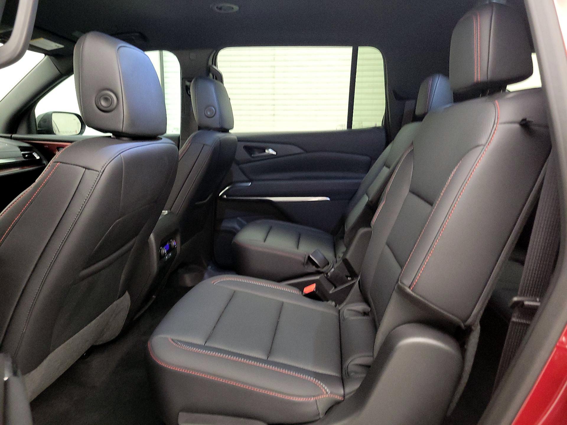 Thumbnail: 2025 Chevrolet Traverse - 19