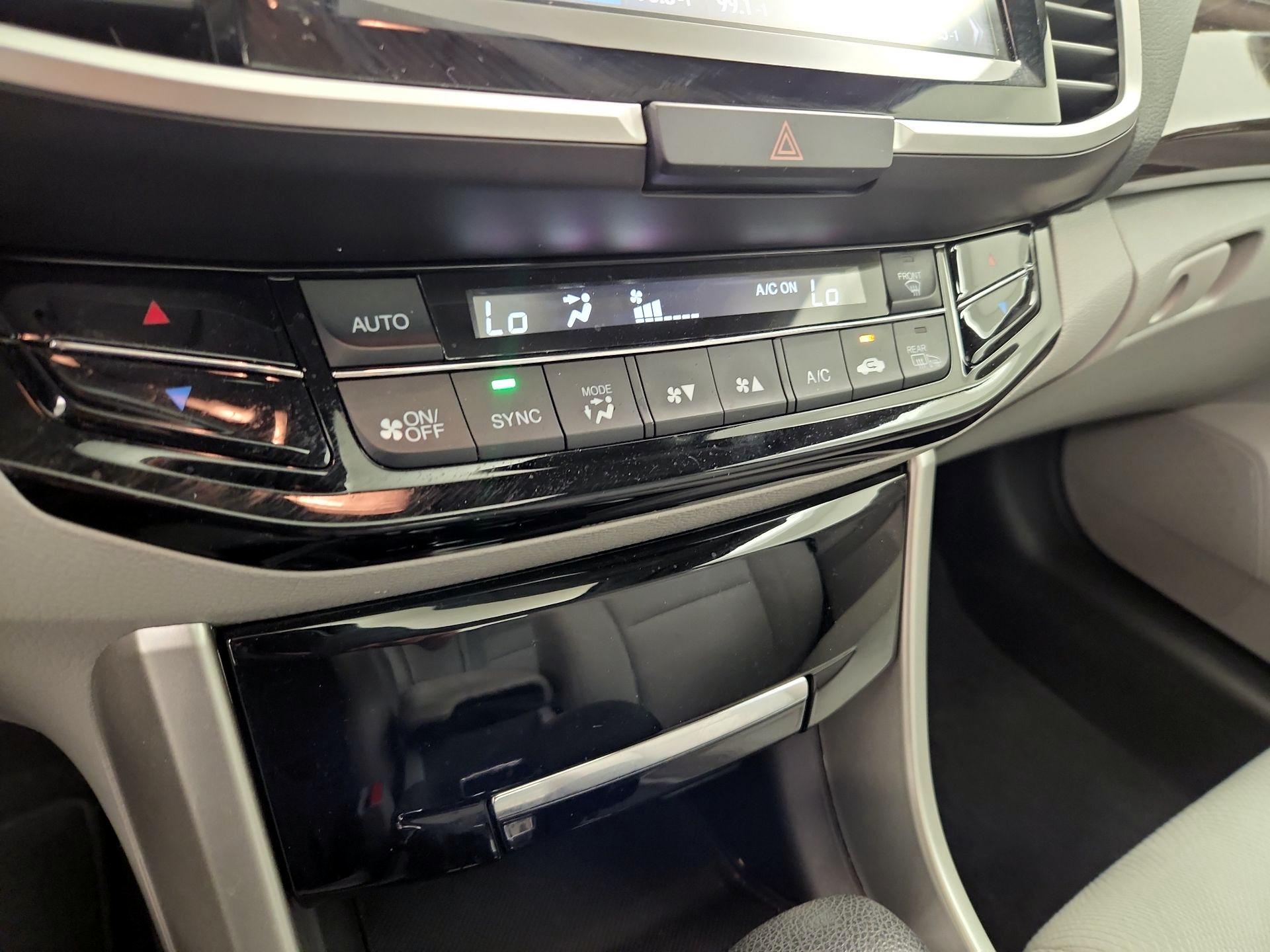 Thumbnail: 2017 Honda Accord - 16