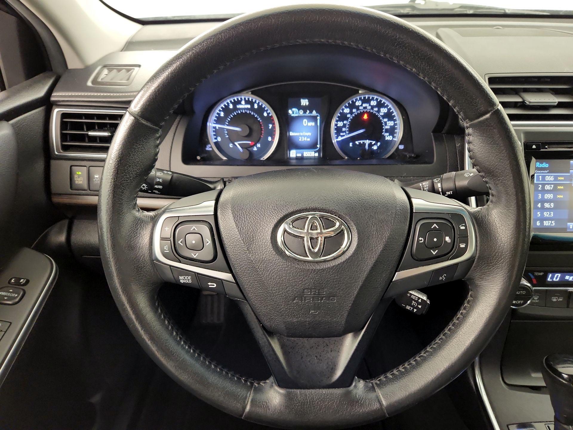 Thumbnail: 2015 Toyota Camry - 10
