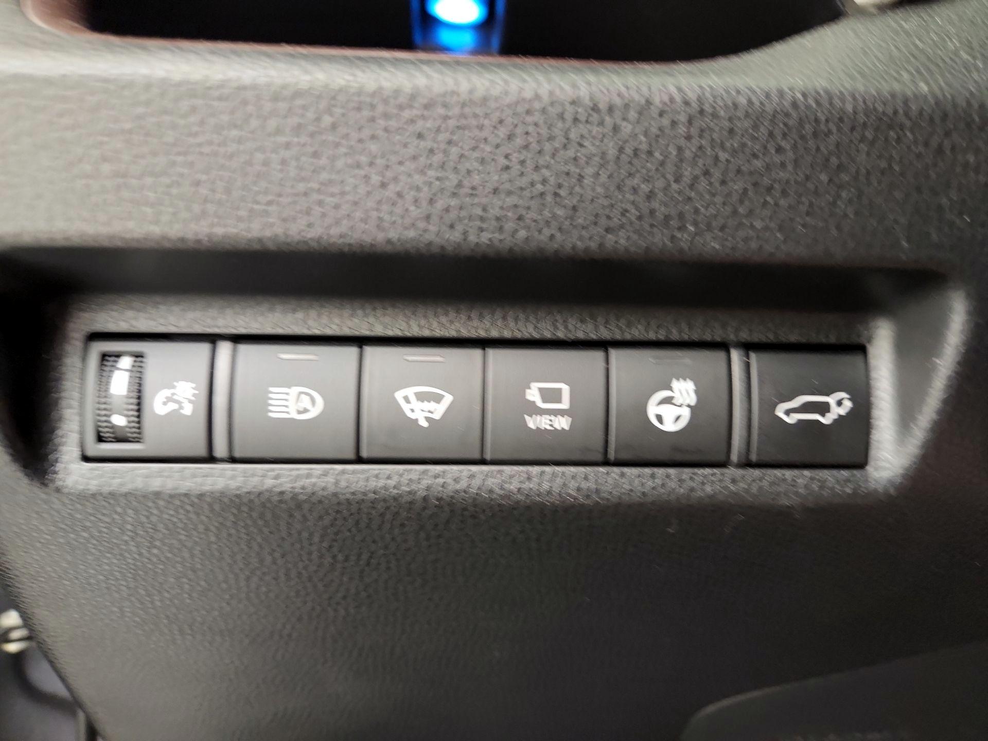 Thumbnail: 2020 Toyota RAV4 - 13
