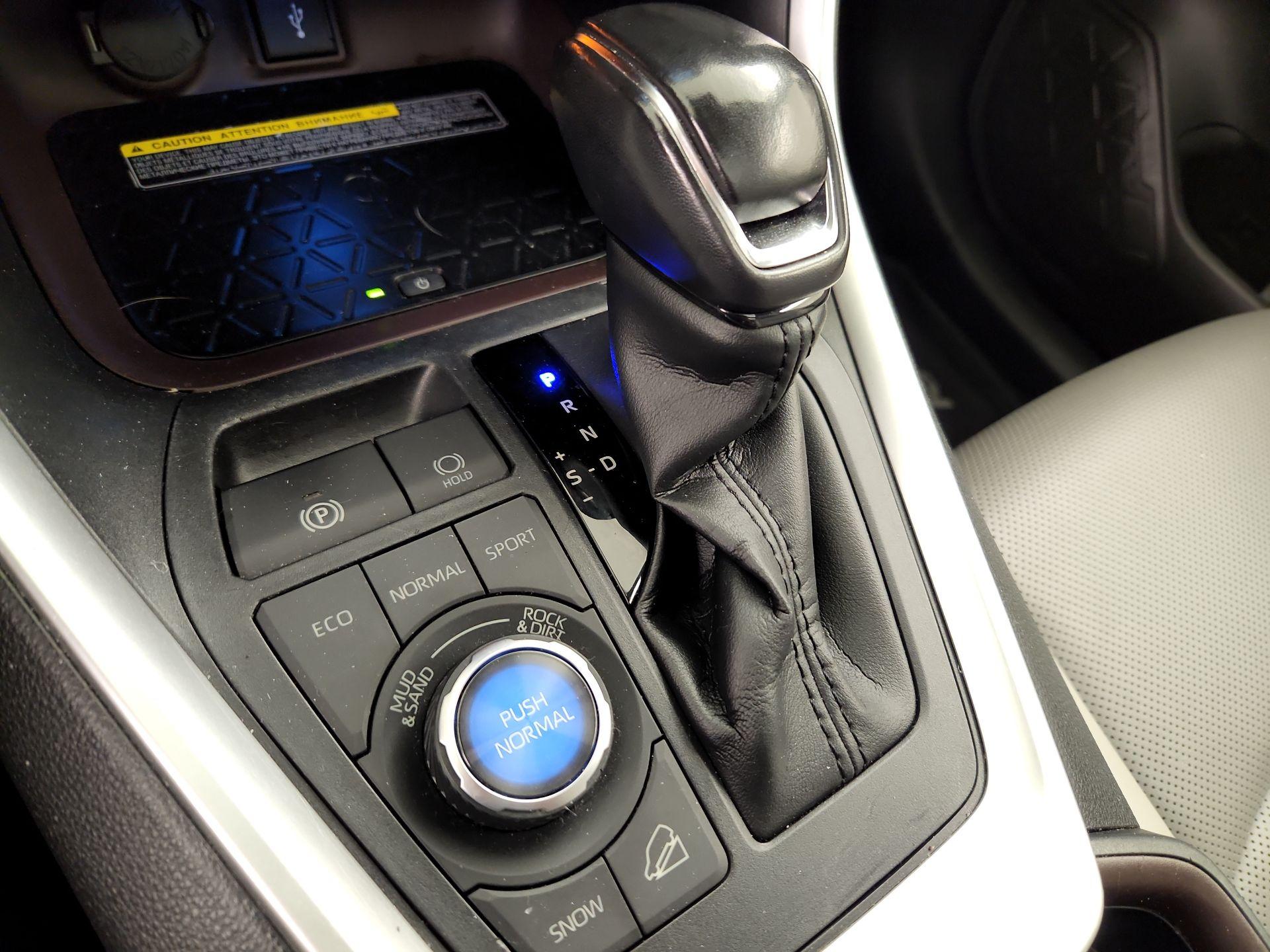 Thumbnail: 2020 Toyota RAV4 - 18