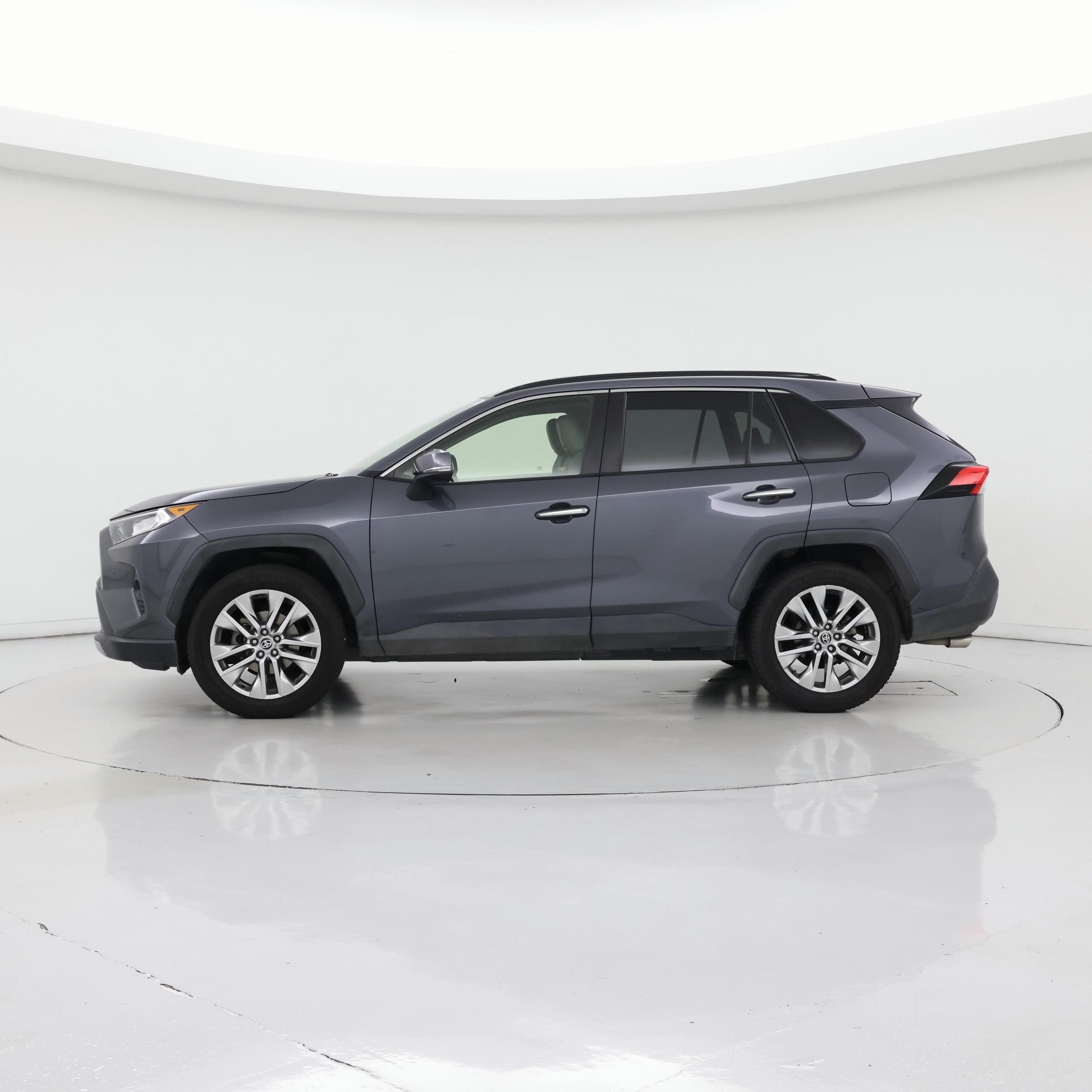 Thumbnail: 2020 Toyota RAV4 - 3