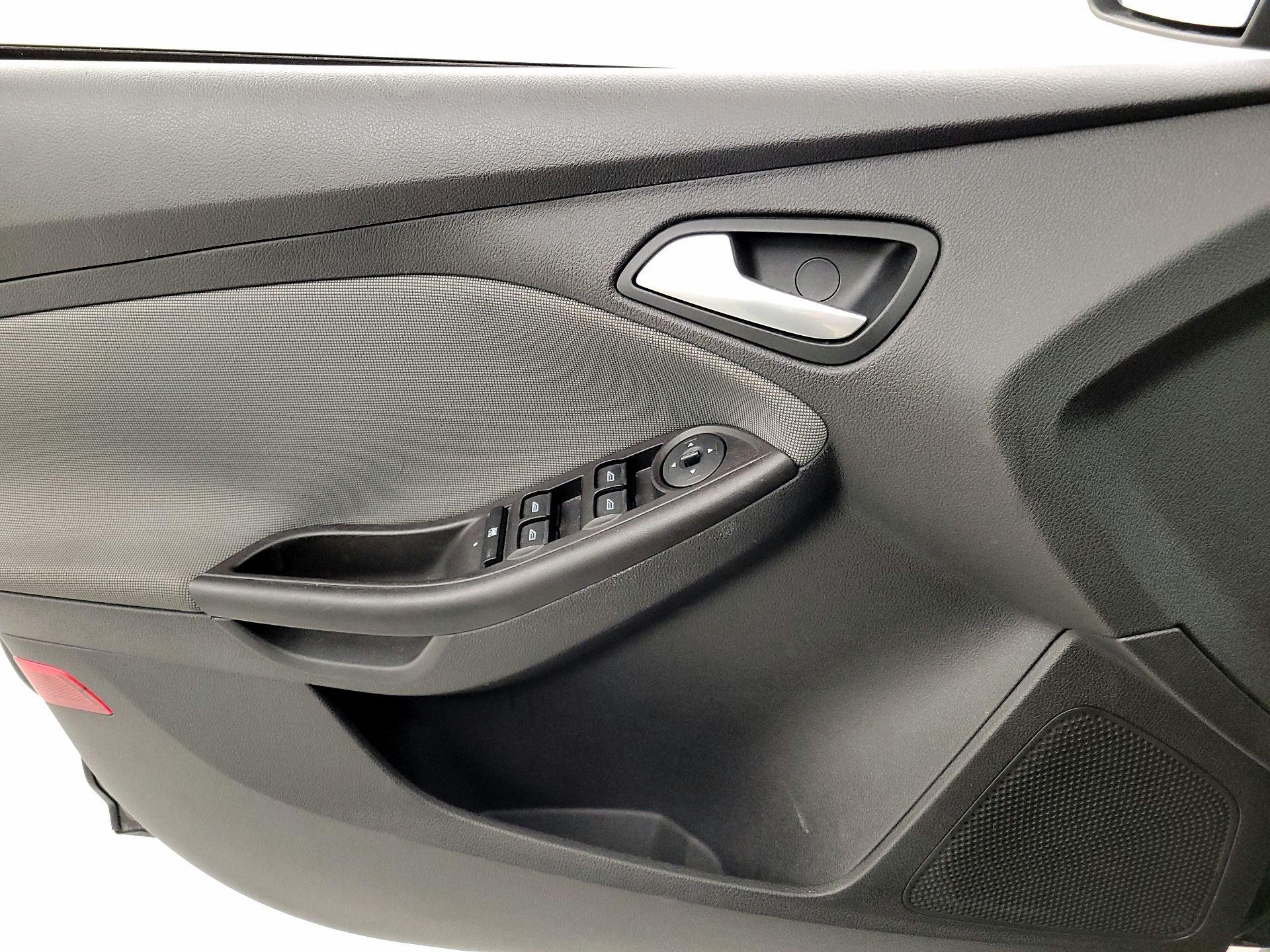 Thumbnail: 2014 Ford Focus - 12