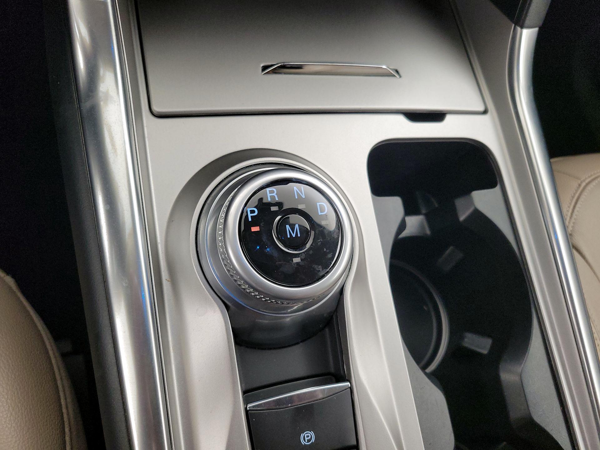 Thumbnail: 2020 Ford Explorer - 18