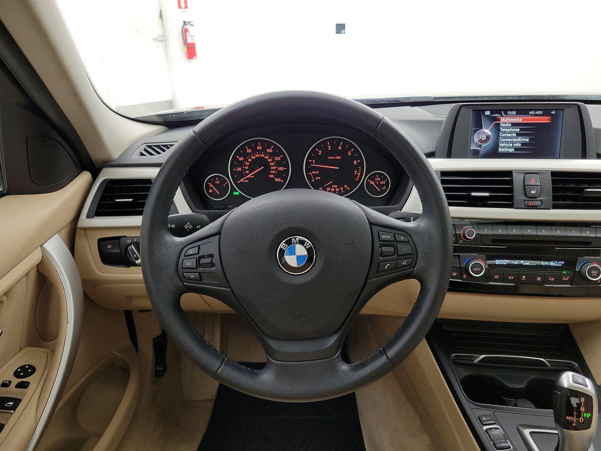 Thumbnail: 2016 BMW 3 Series - 10