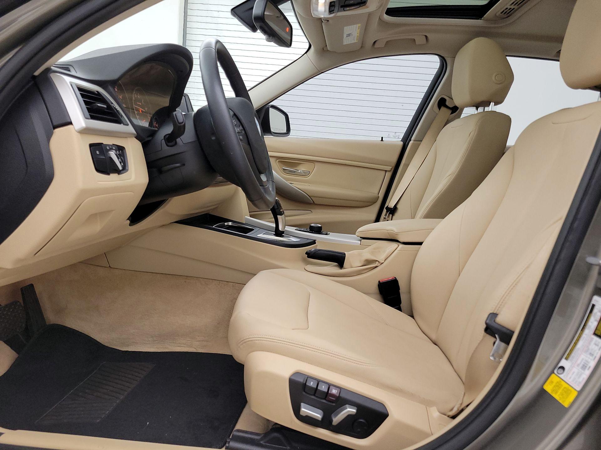 Thumbnail: 2016 BMW 3 Series - 11