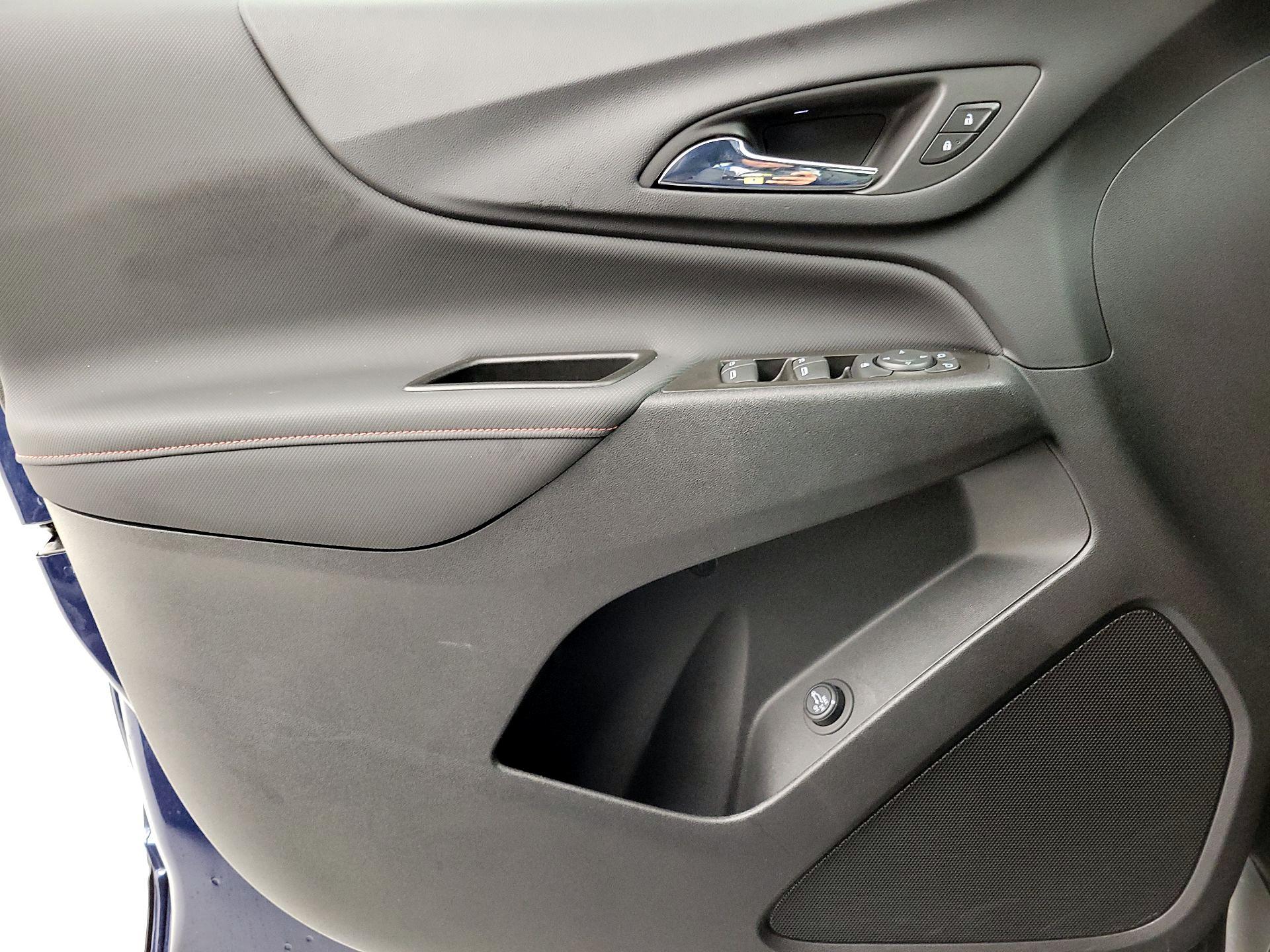 Thumbnail: 2022 Chevrolet Equinox - 12