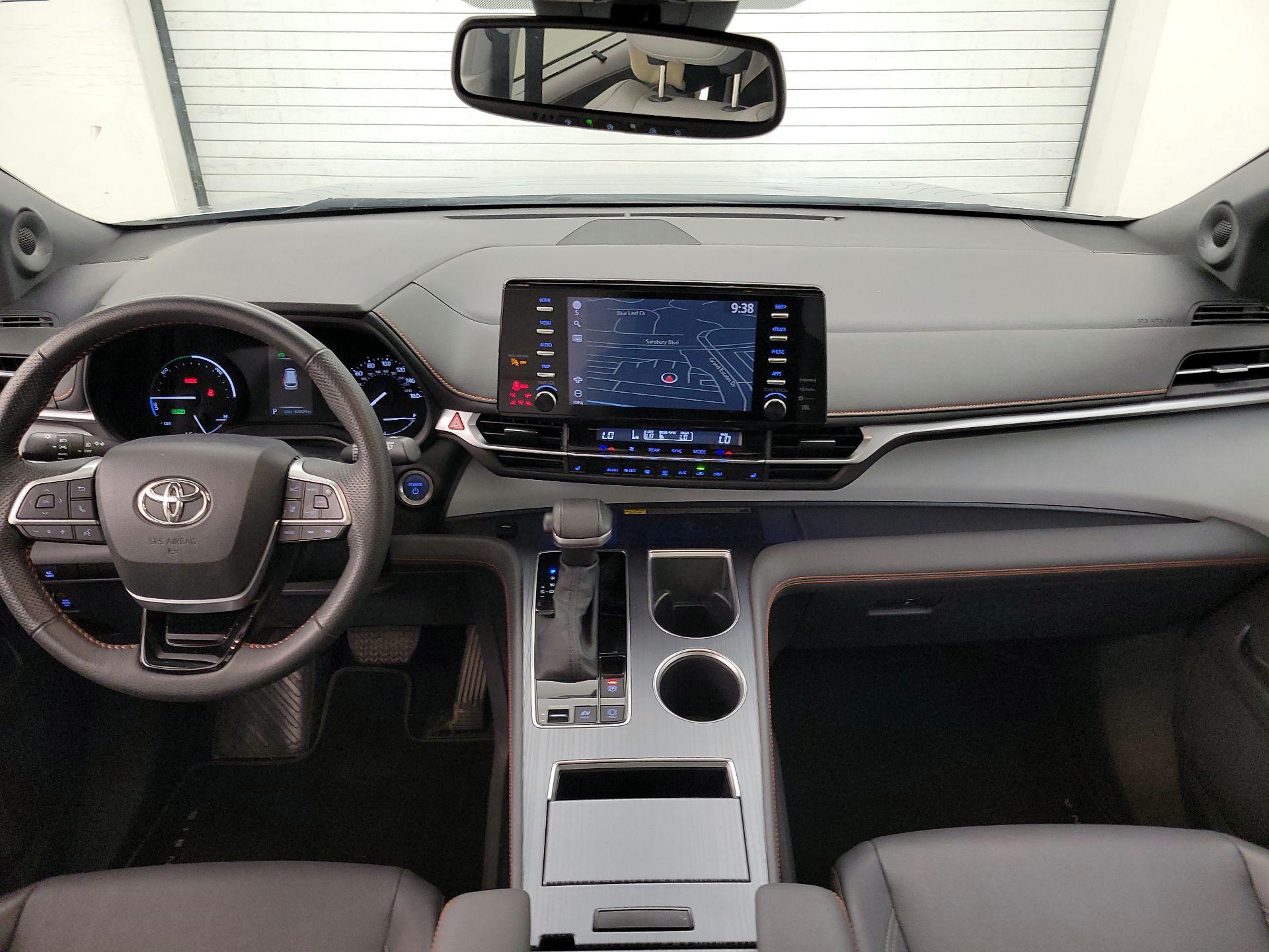 Thumbnail: 2023 Toyota Sienna - 9