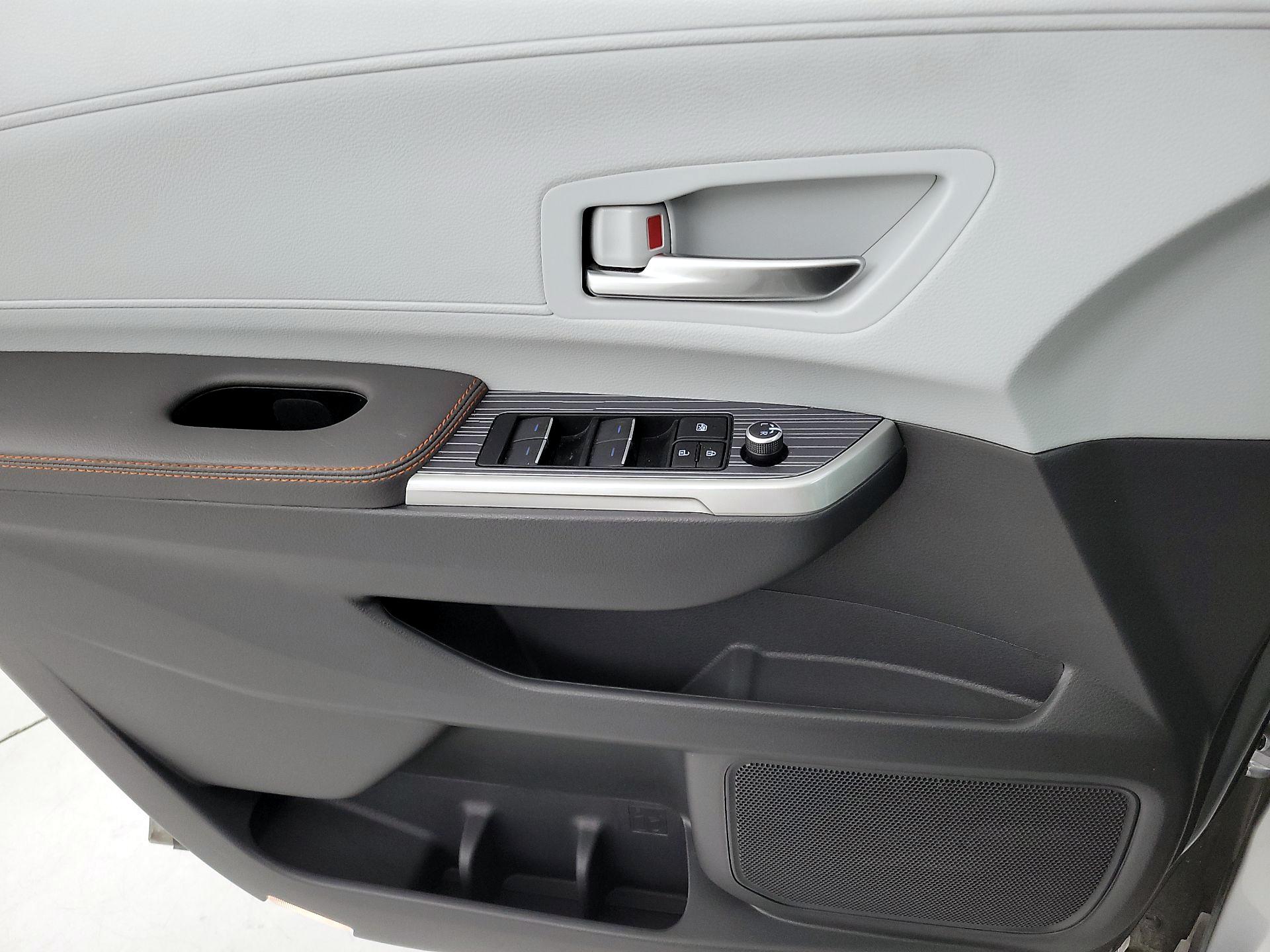 Thumbnail: 2023 Toyota Sienna - 12