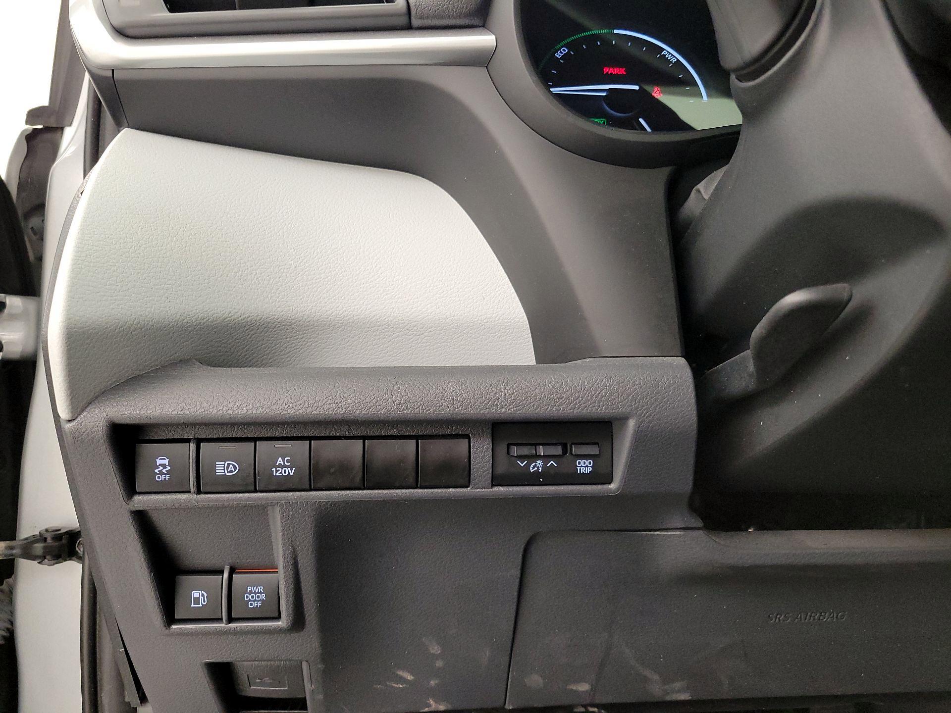 Thumbnail: 2023 Toyota Sienna - 13