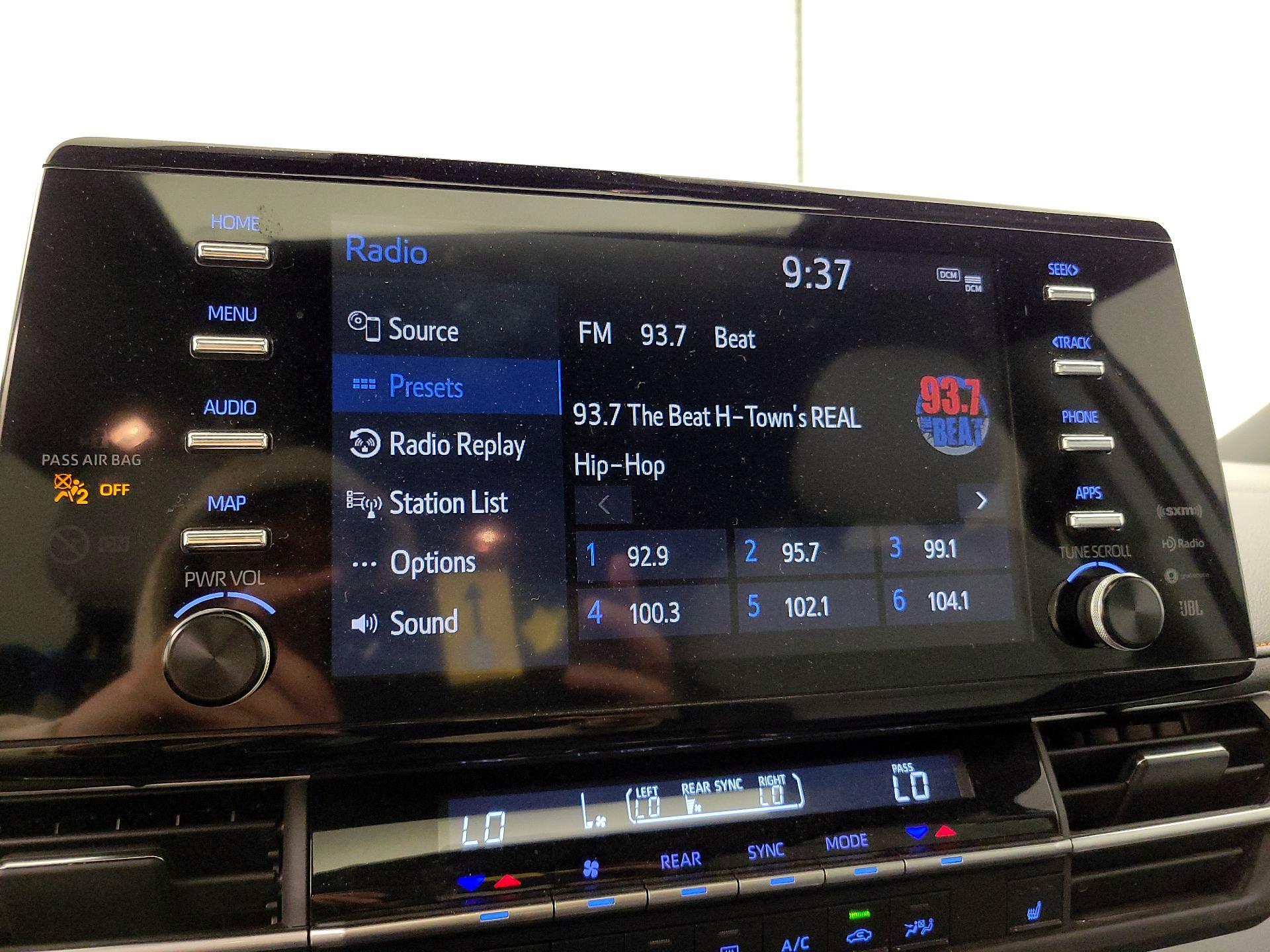 Thumbnail: 2023 Toyota Sienna - 16