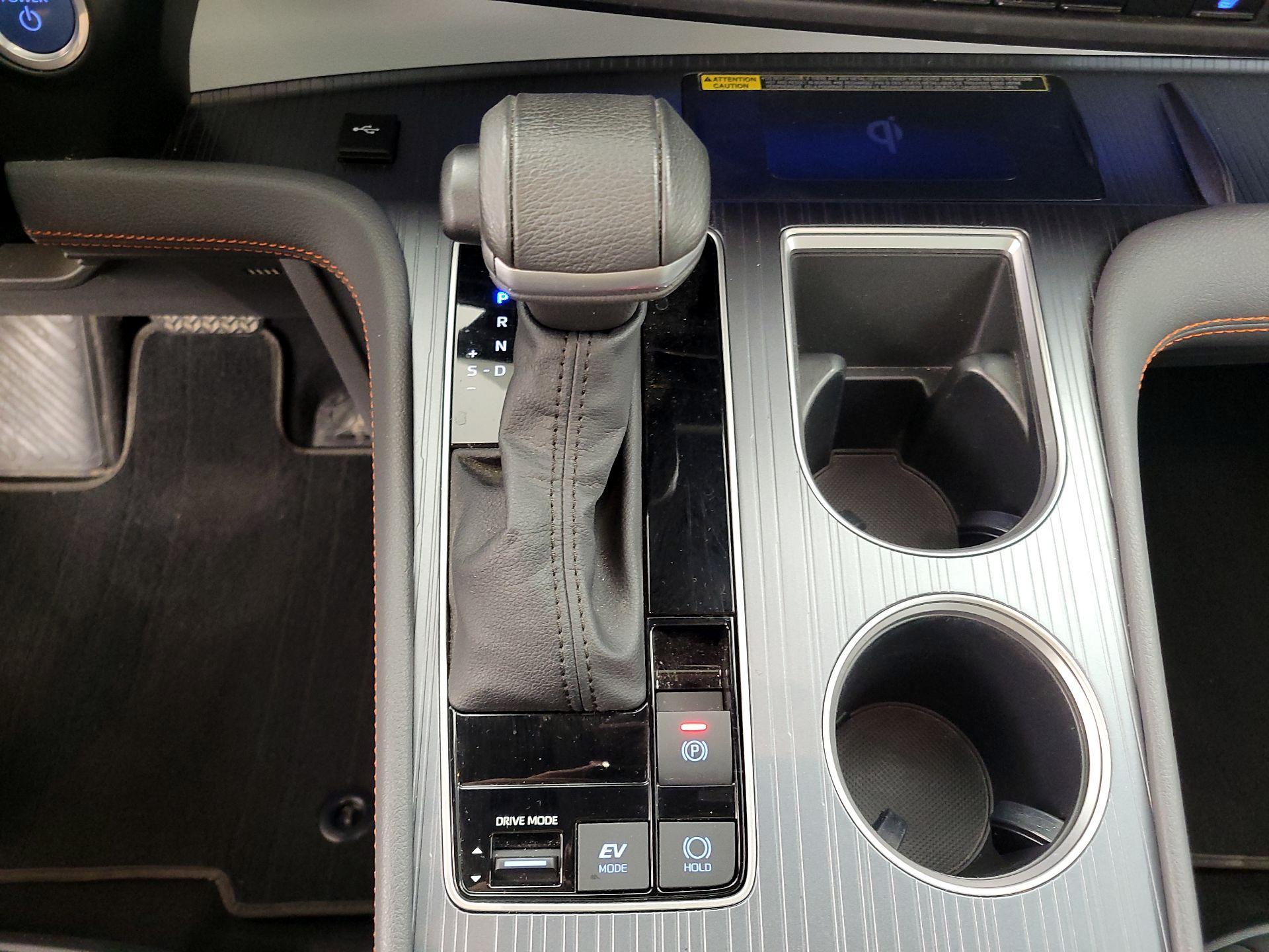 Thumbnail: 2023 Toyota Sienna - 18