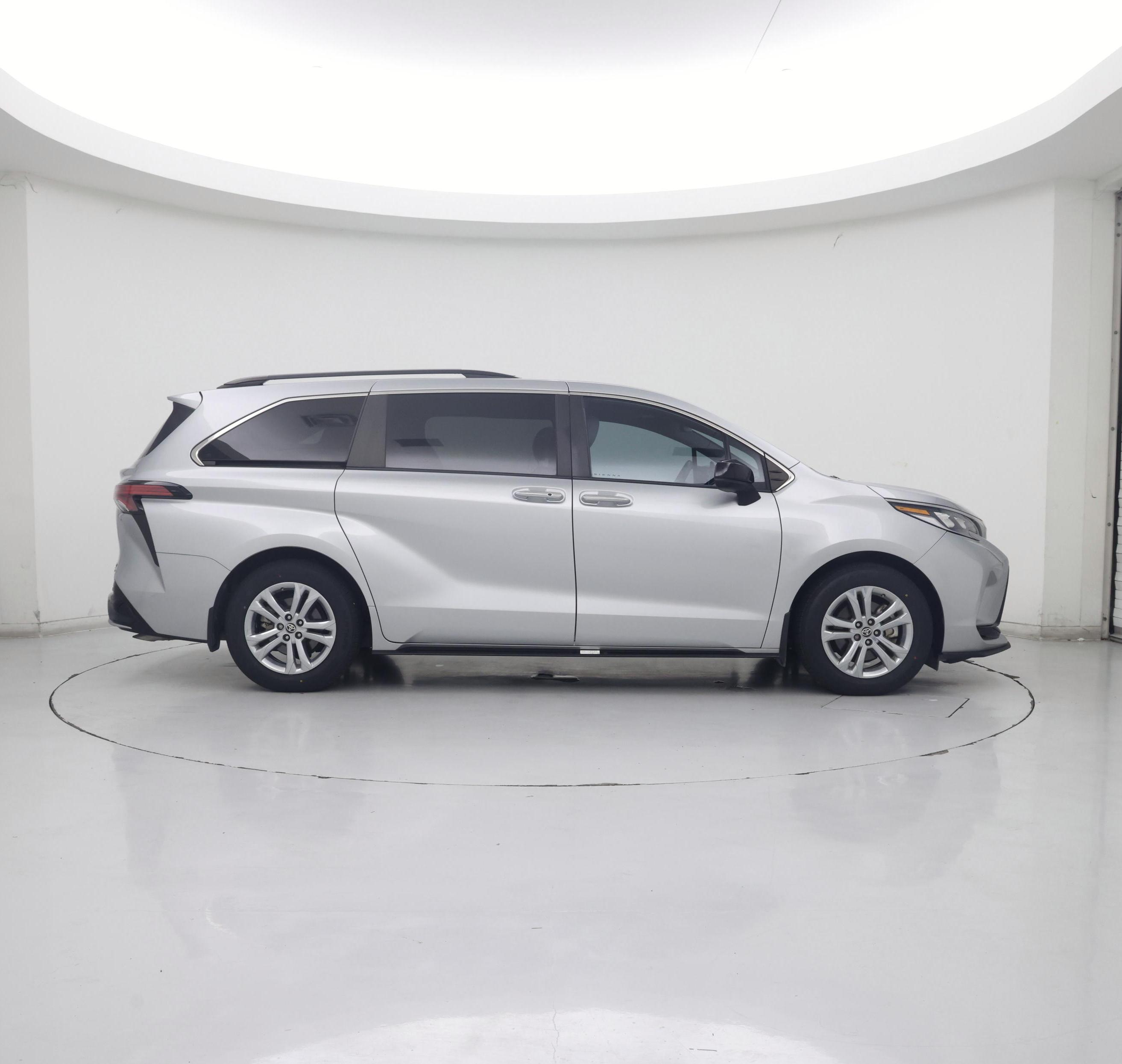 Thumbnail: 2023 Toyota Sienna - 7