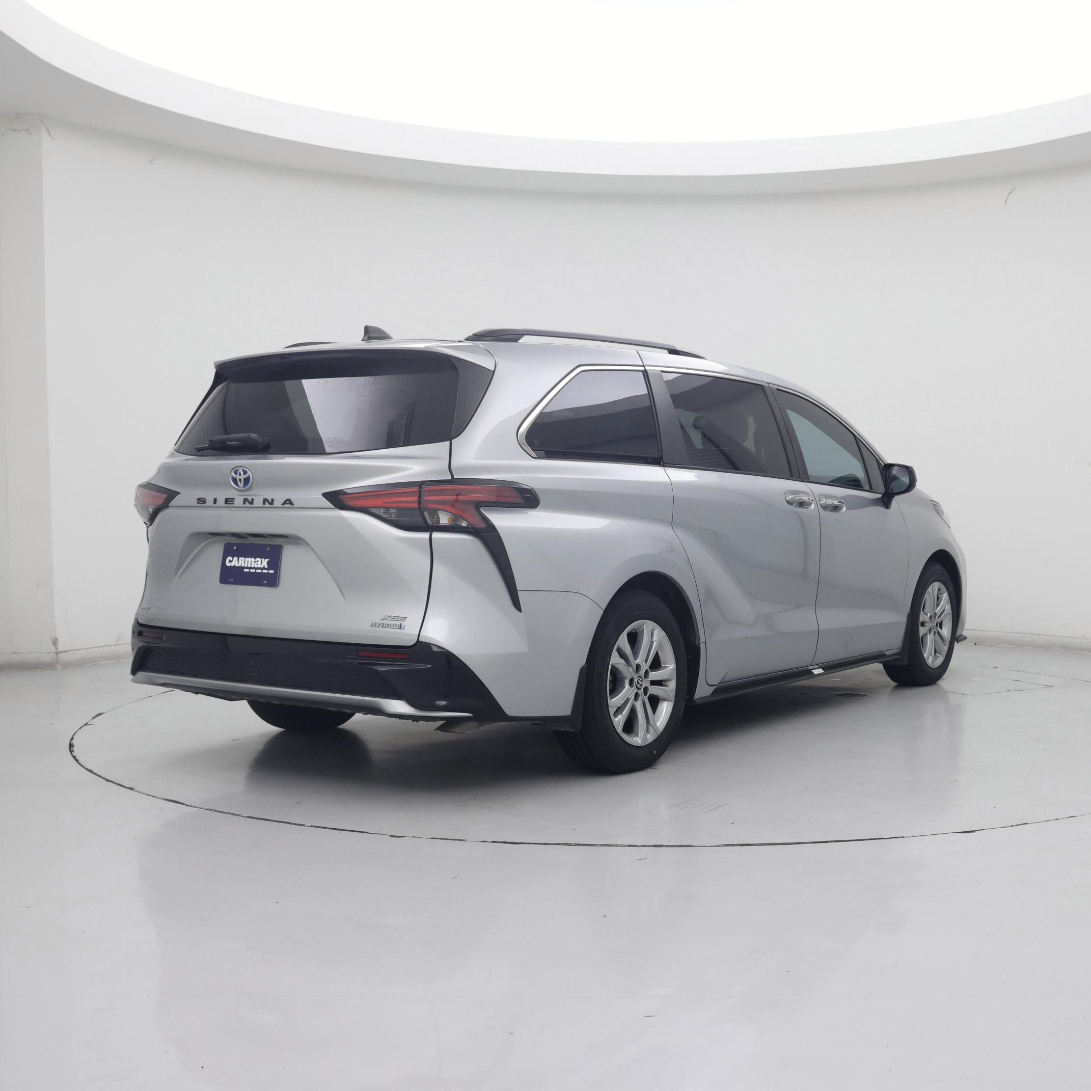 Thumbnail: 2023 Toyota Sienna - 8