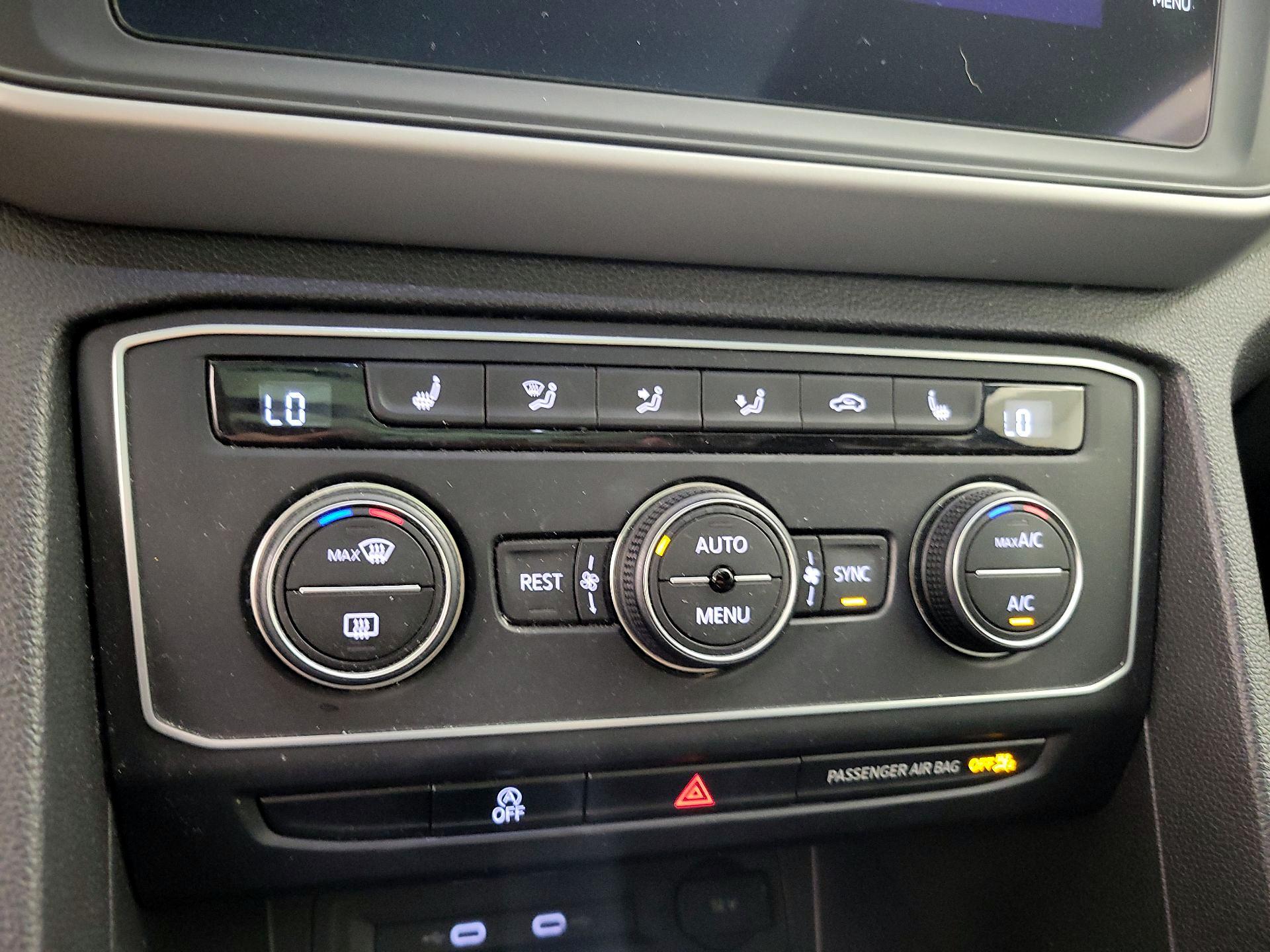 Thumbnail: 2021 Volkswagen Atlas - 16
