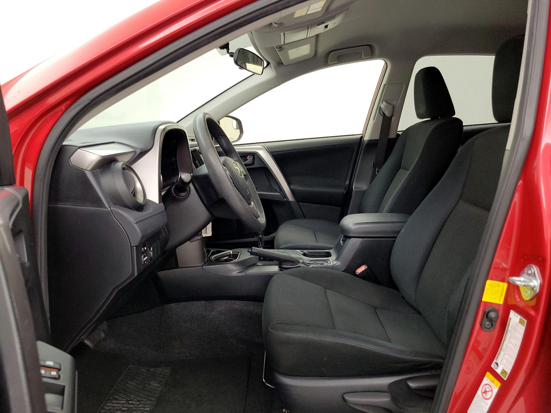 Thumbnail: 2016 Toyota RAV4 - 11