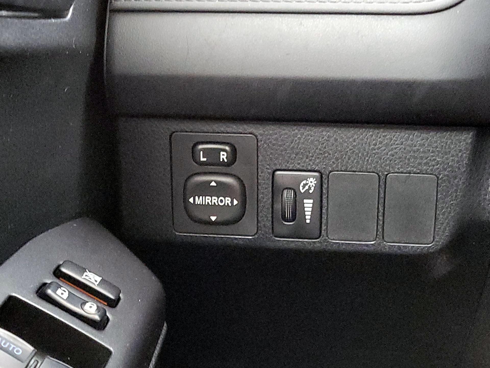 Thumbnail: 2016 Toyota RAV4 - 13