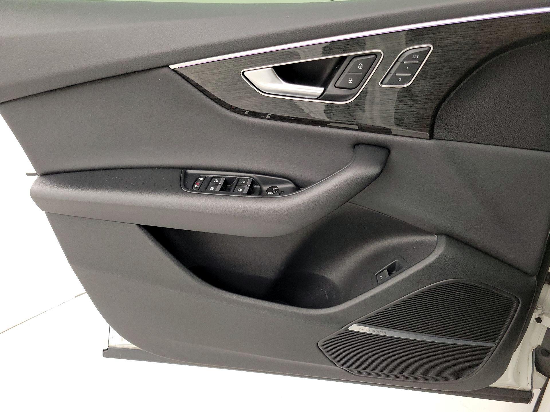 Thumbnail: 2019 Audi Q8 - 12