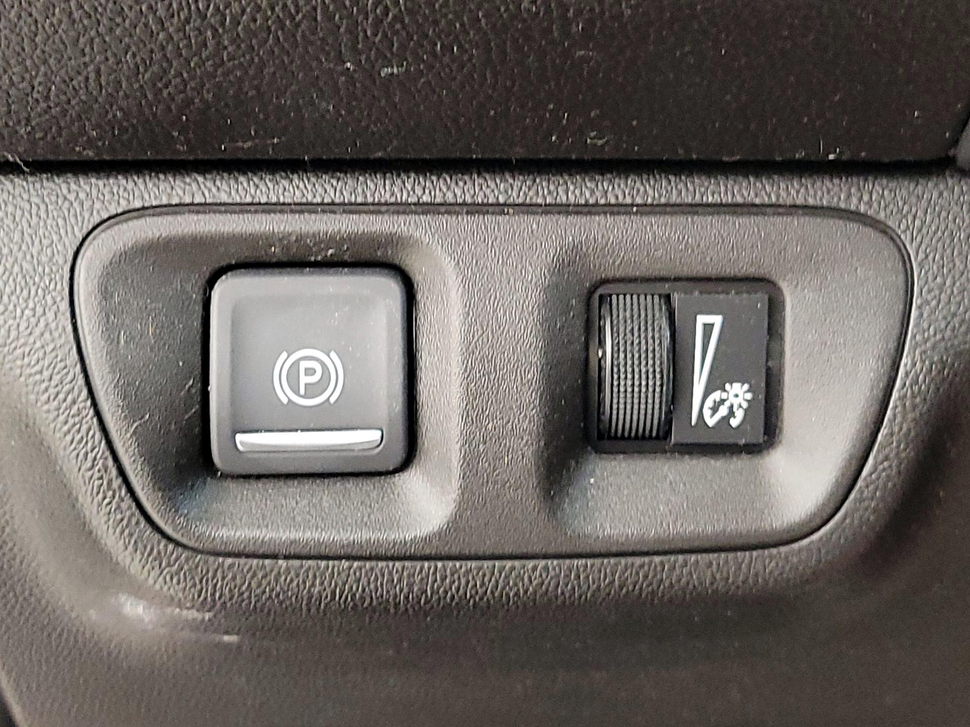 Thumbnail: 2021 GMC Acadia - 13