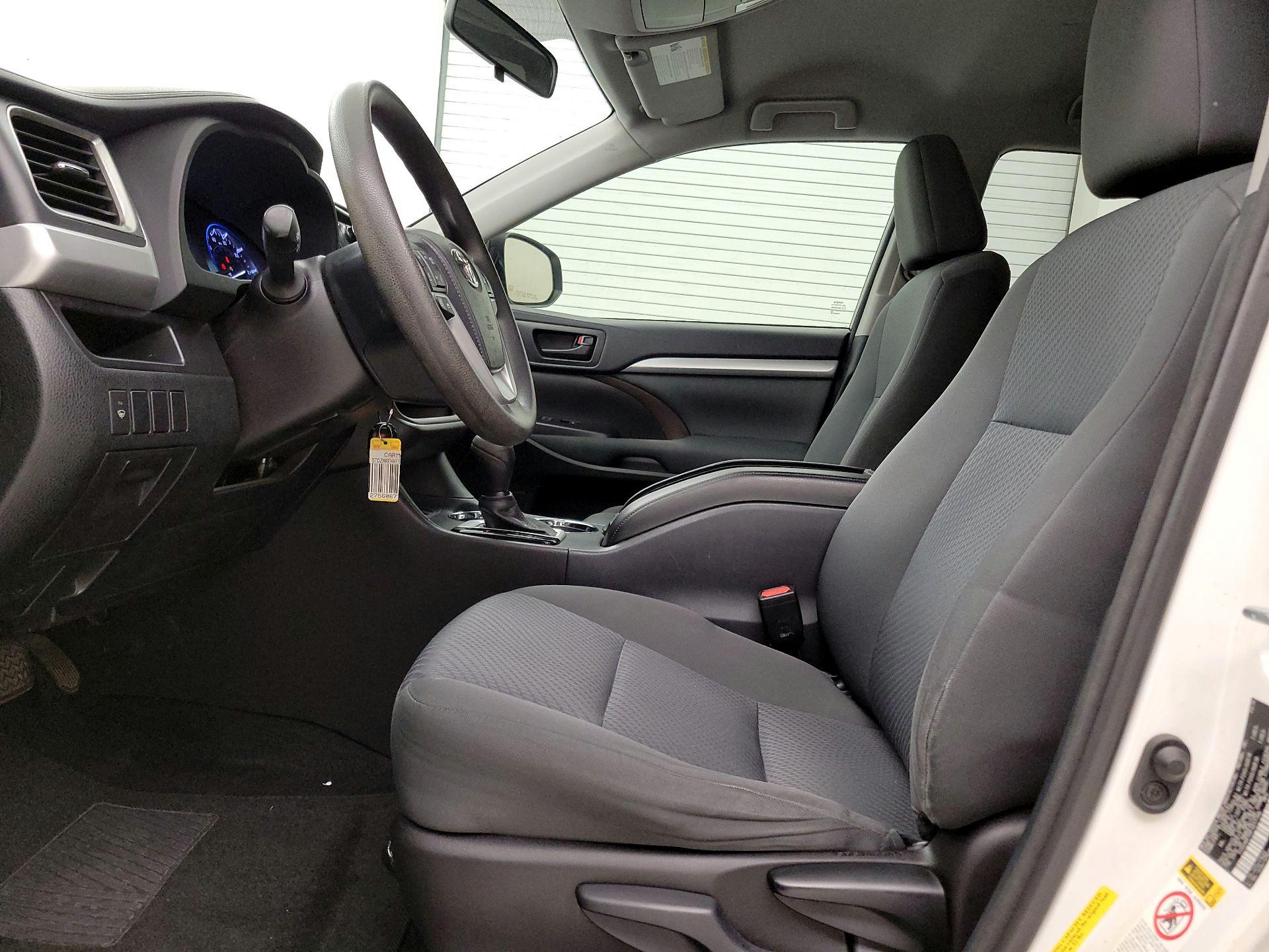 Thumbnail: 2015 Toyota Highlander - 11