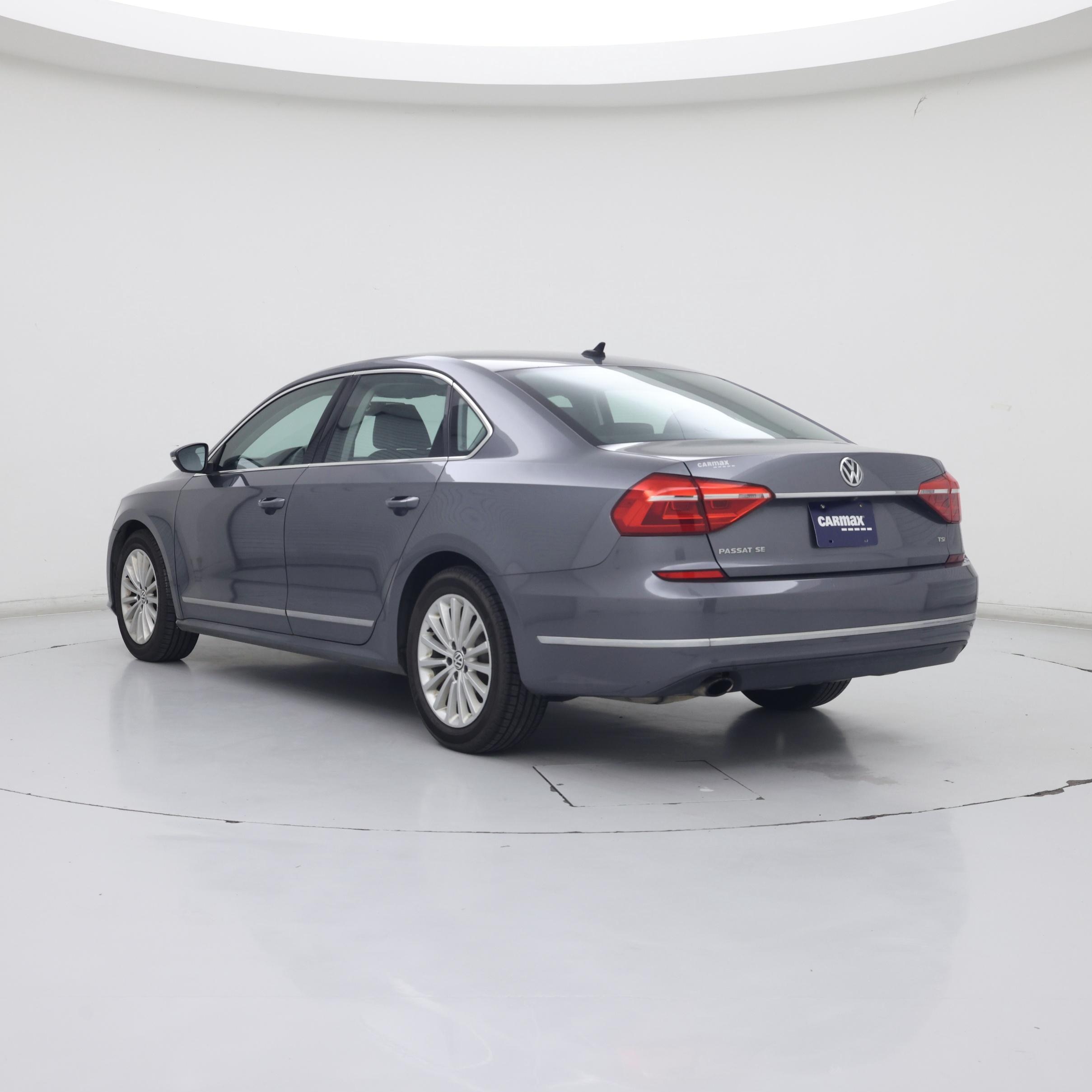 Thumbnail: 2016 Volkswagen Passat - 2