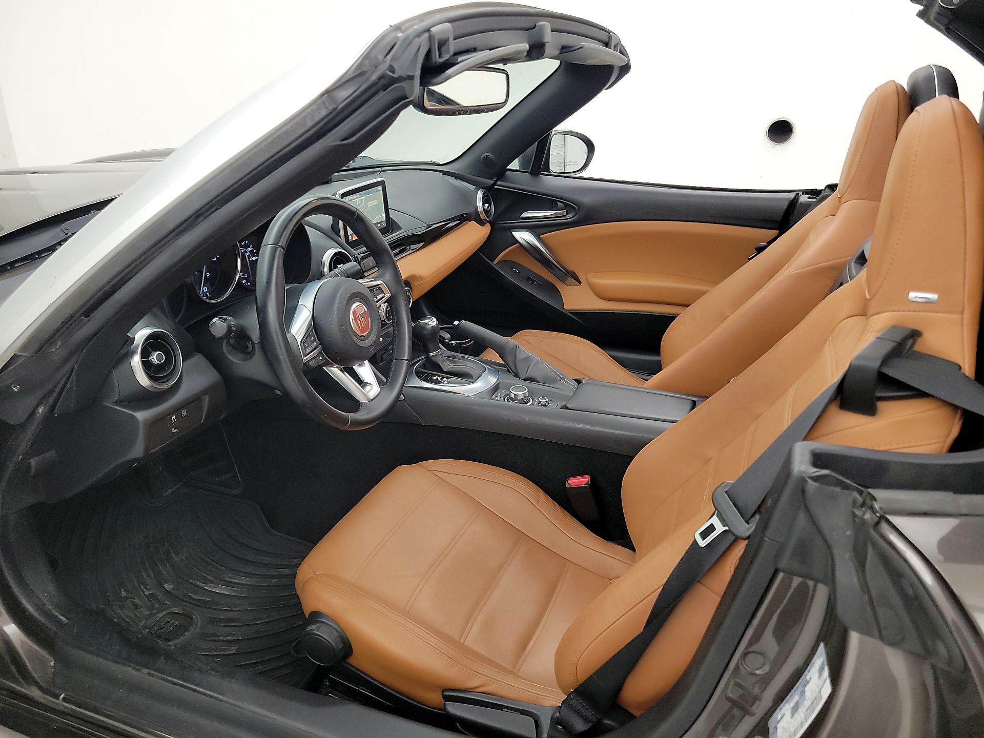 Thumbnail: 2019 Fiat 124 Spider - 11