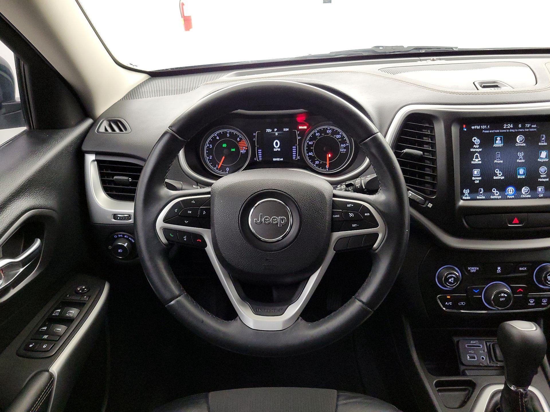 Thumbnail: 2018 Jeep Cherokee - 10