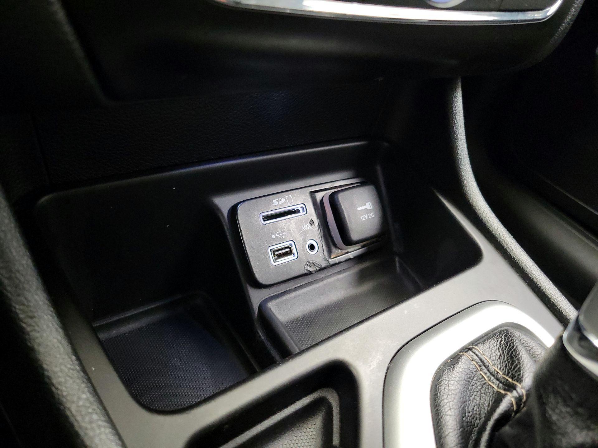 Thumbnail: 2018 Jeep Cherokee - 18