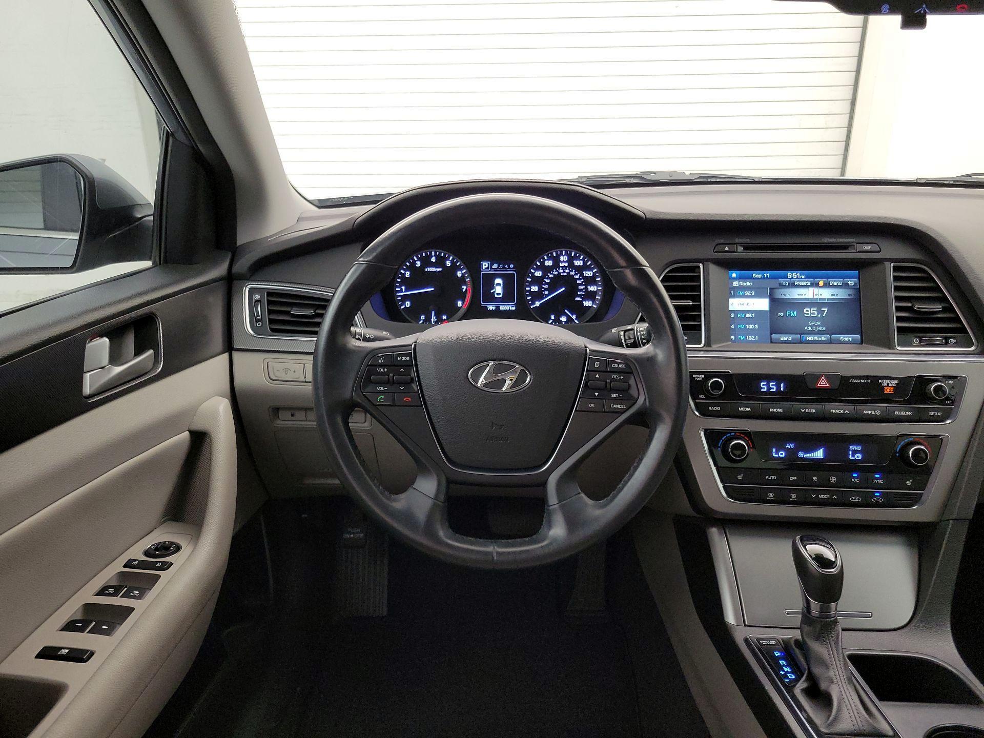 Thumbnail: 2016 Hyundai Sonata - 10