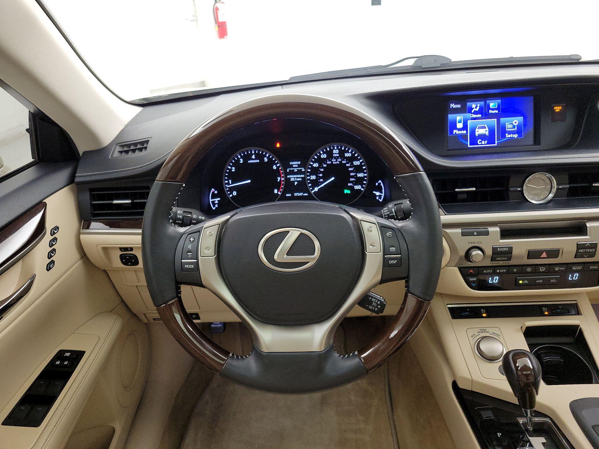 Thumbnail: 2014 Lexus ES - 10