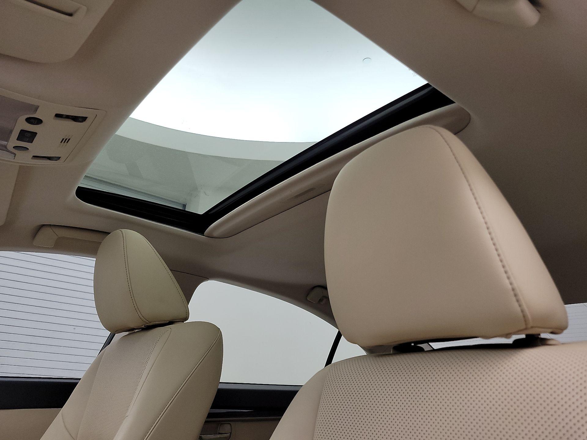 Thumbnail: 2014 Lexus ES - 19