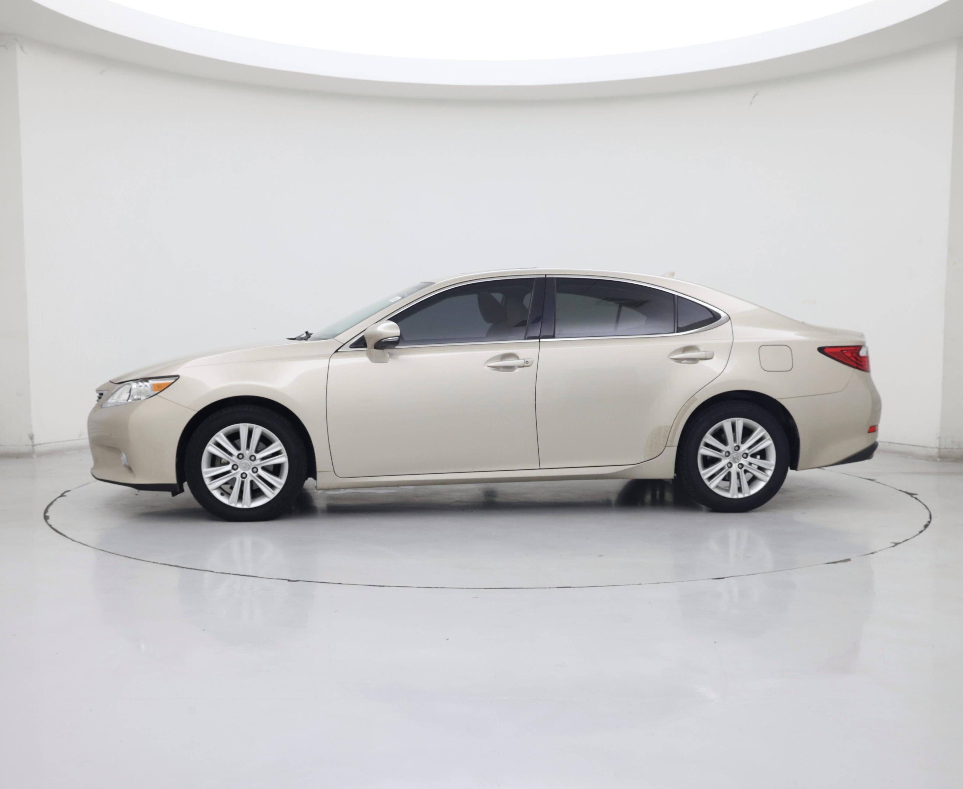 Thumbnail: 2014 Lexus ES - 3
